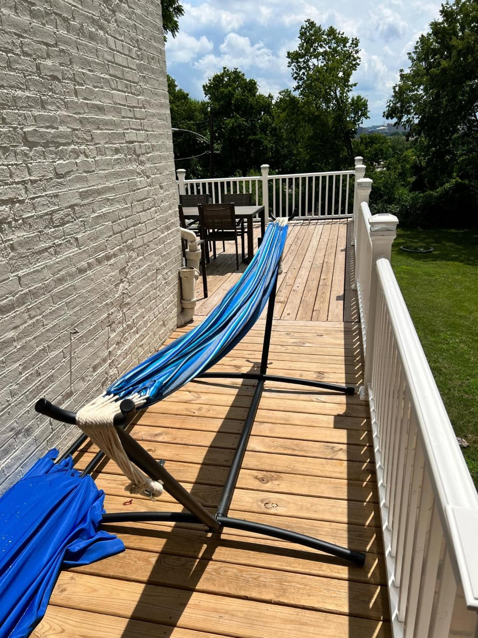 Skyline Retreat Spacious Elegance Queen Suite 1 City Views property views in Cincinnati, OH — gallery photo 3