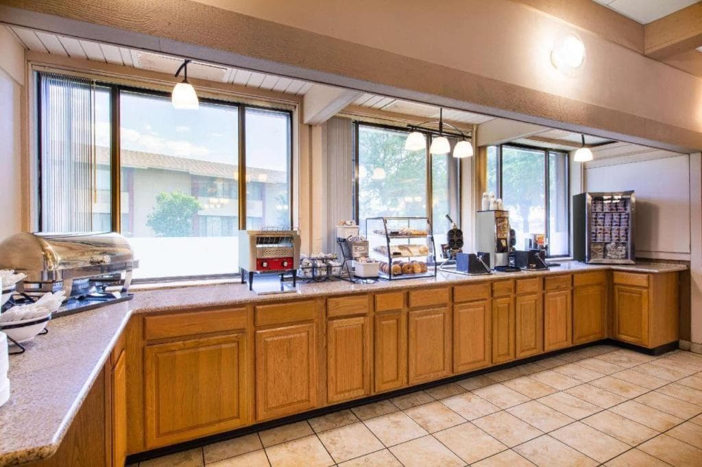 AmericInn by Wyndham La Crosse Riverfront-Conference Center gallery photo in La Crosse, WI — image 41