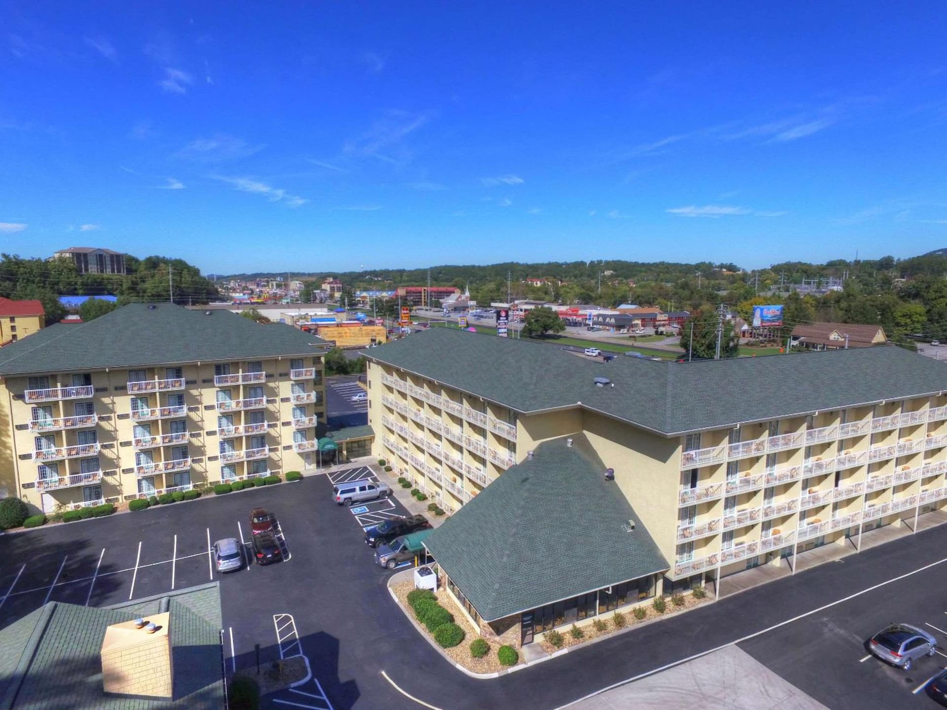 Comfort Inn & Suites at Dollywood Lane property views in Pigeon Forge, TN — gallery photo 3