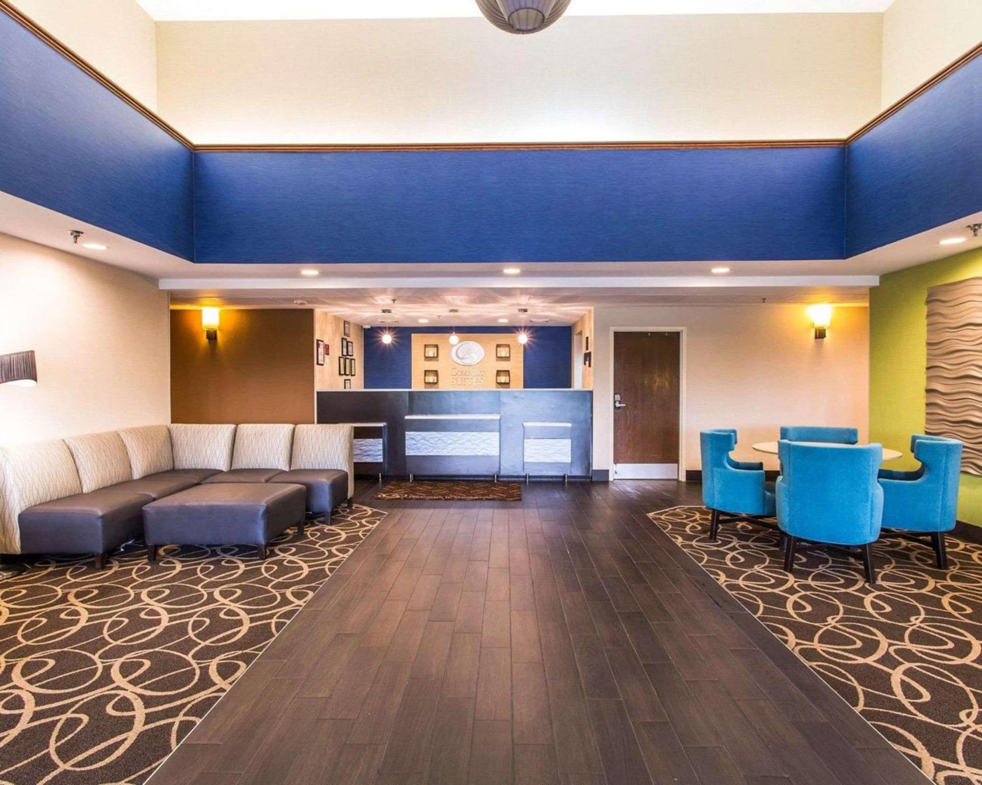 Comfort Suites Cookeville interior in Cookeville, TN — gallery photo 2