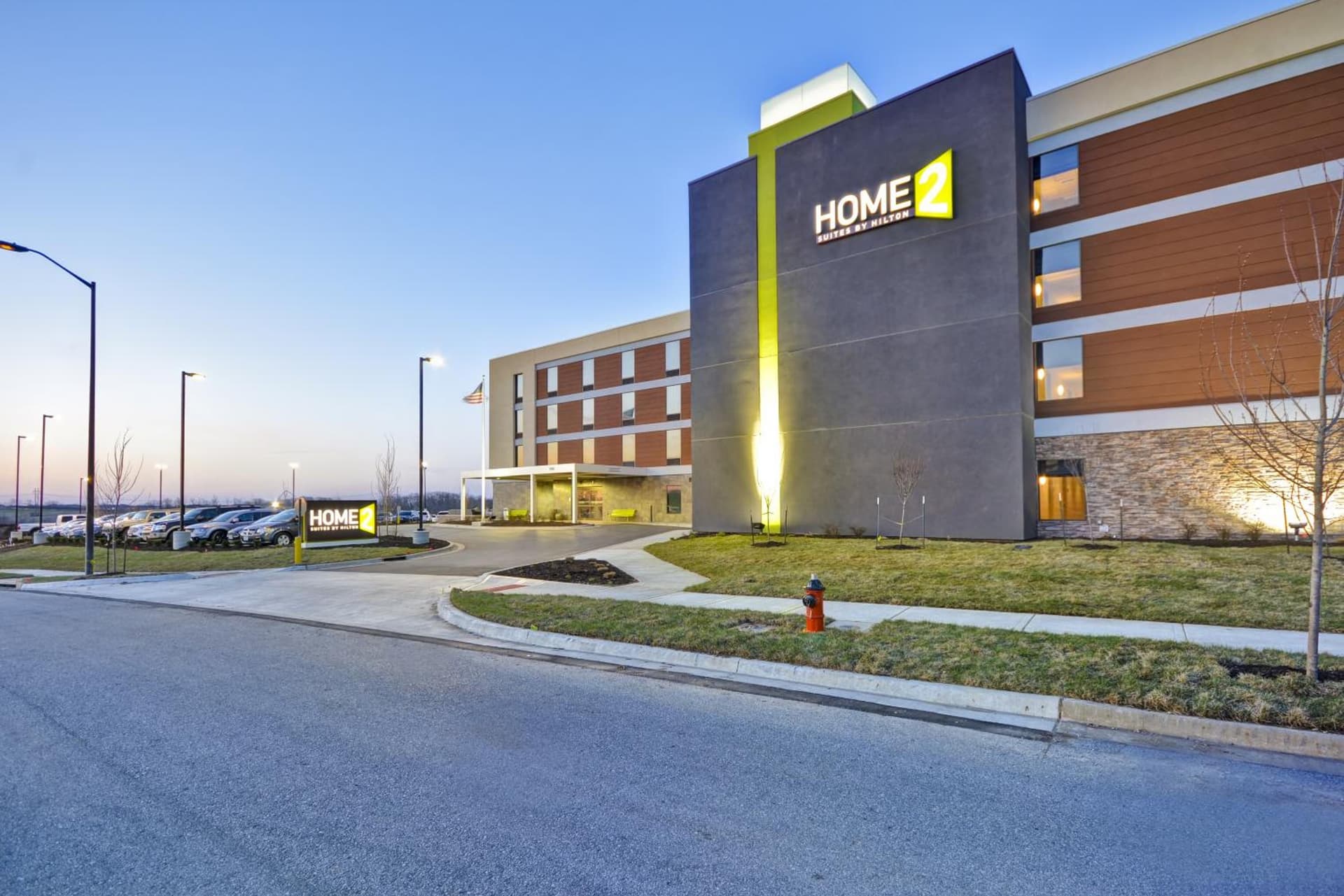 Home2 Suites by Hilton KCI Airport interior in Kansas City, KS — gallery photo 2