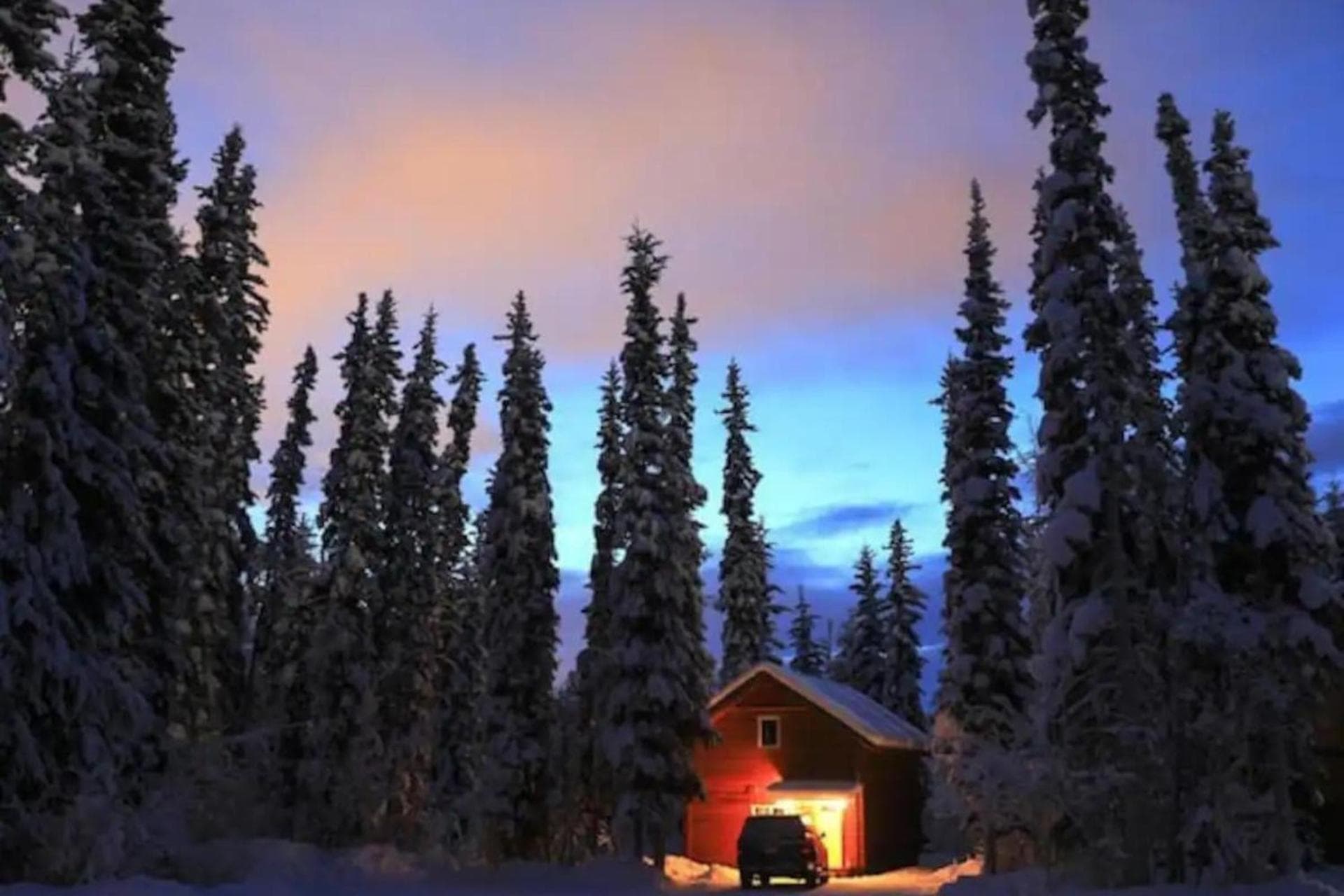 Cabin in the woods Fairbanks, Alaska, United States interior in Fairbanks, AK — gallery photo 2