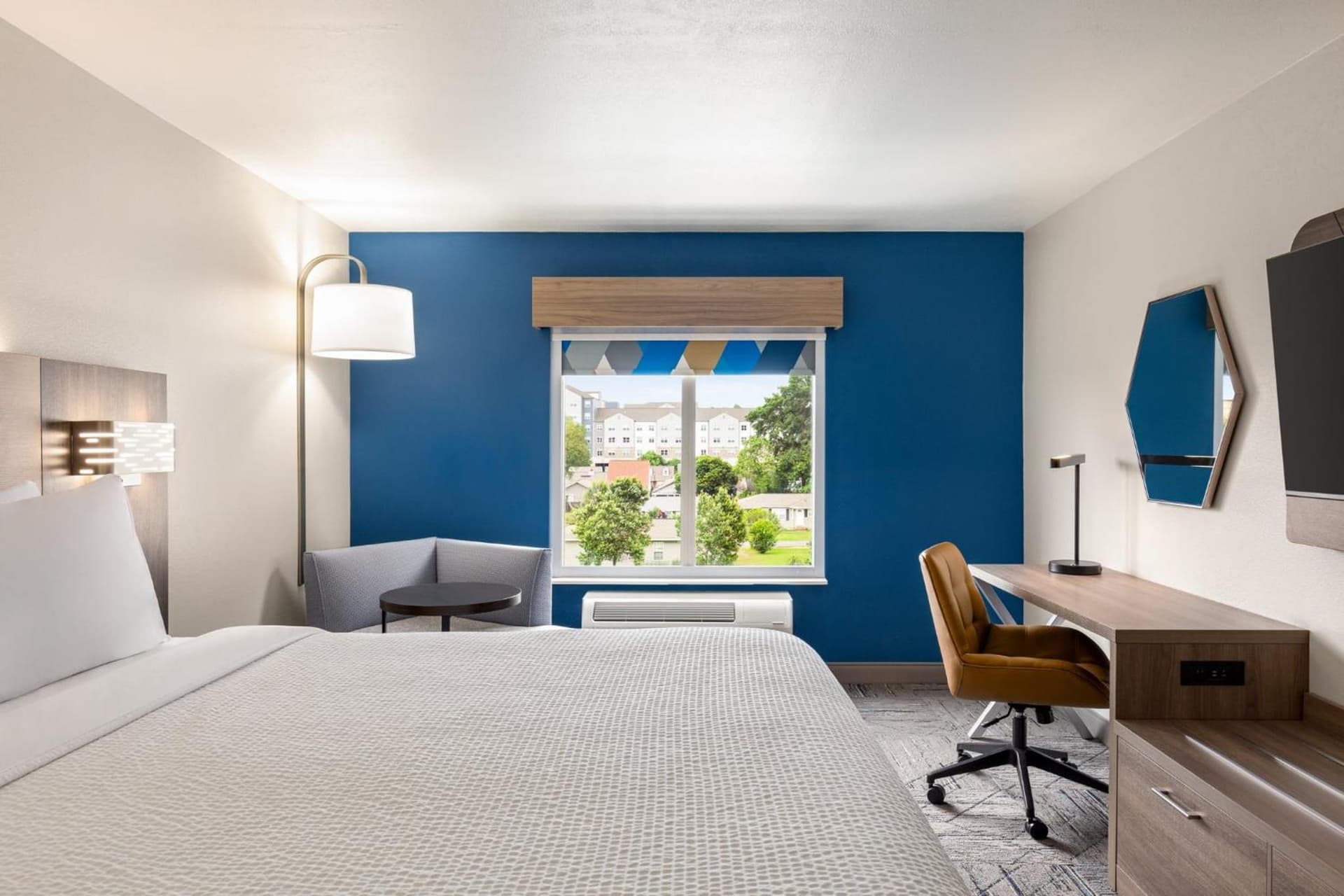 Holiday Inn Express & Suites - Tuscaloosa-University by IHG gallery photo in Tuscaloosa, AL — image 10