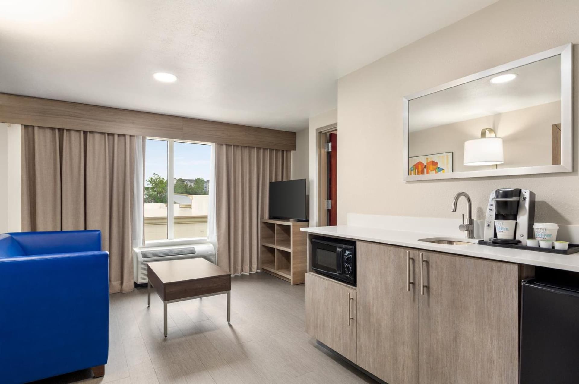 Holiday Inn Express & Suites - Tuscaloosa-University by IHG gallery photo in Tuscaloosa, AL — image 65
