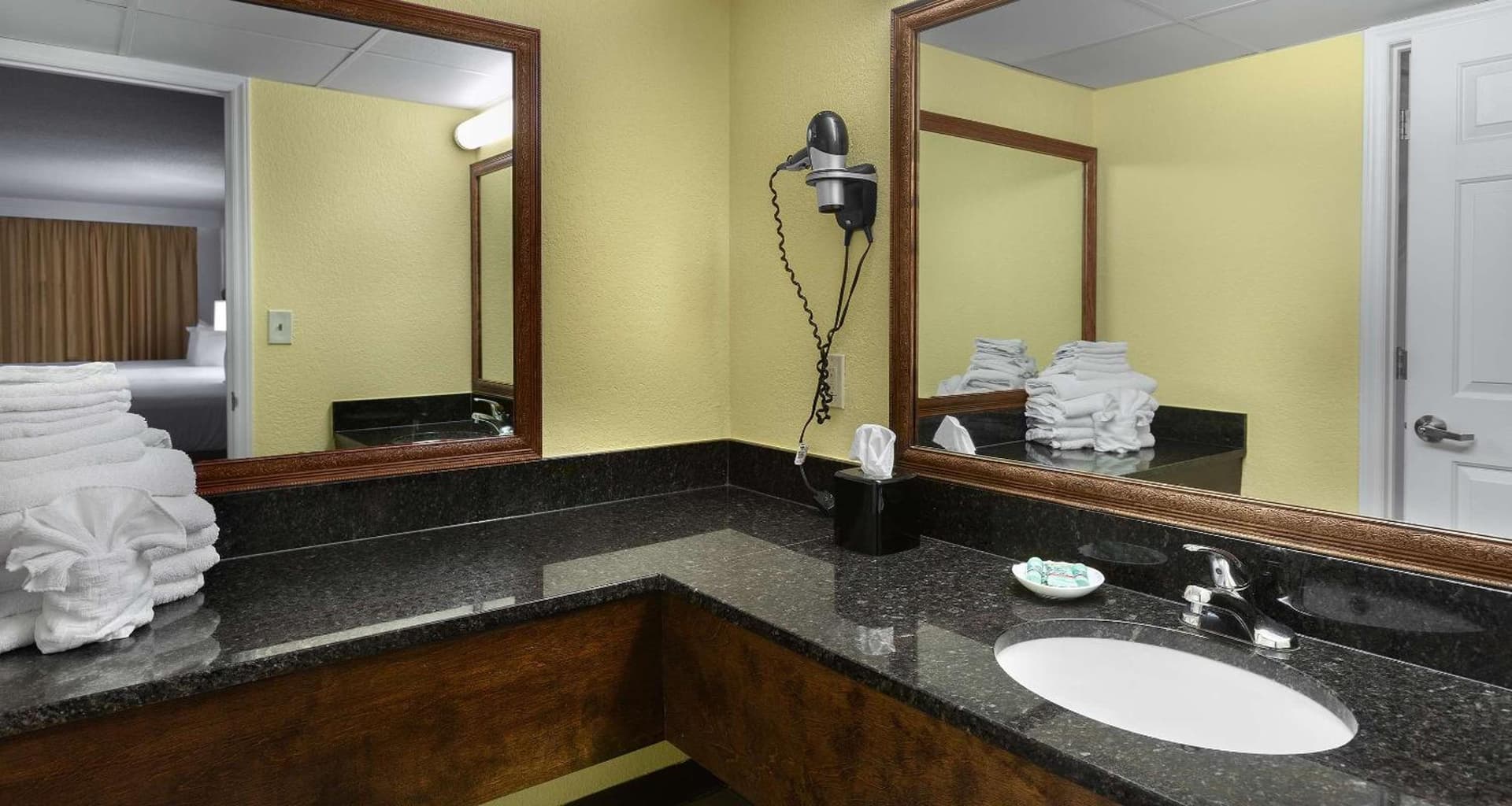 Best Western Ocean Sands Beach Resort gallery photo in Myrtle Beach, SC — image 56