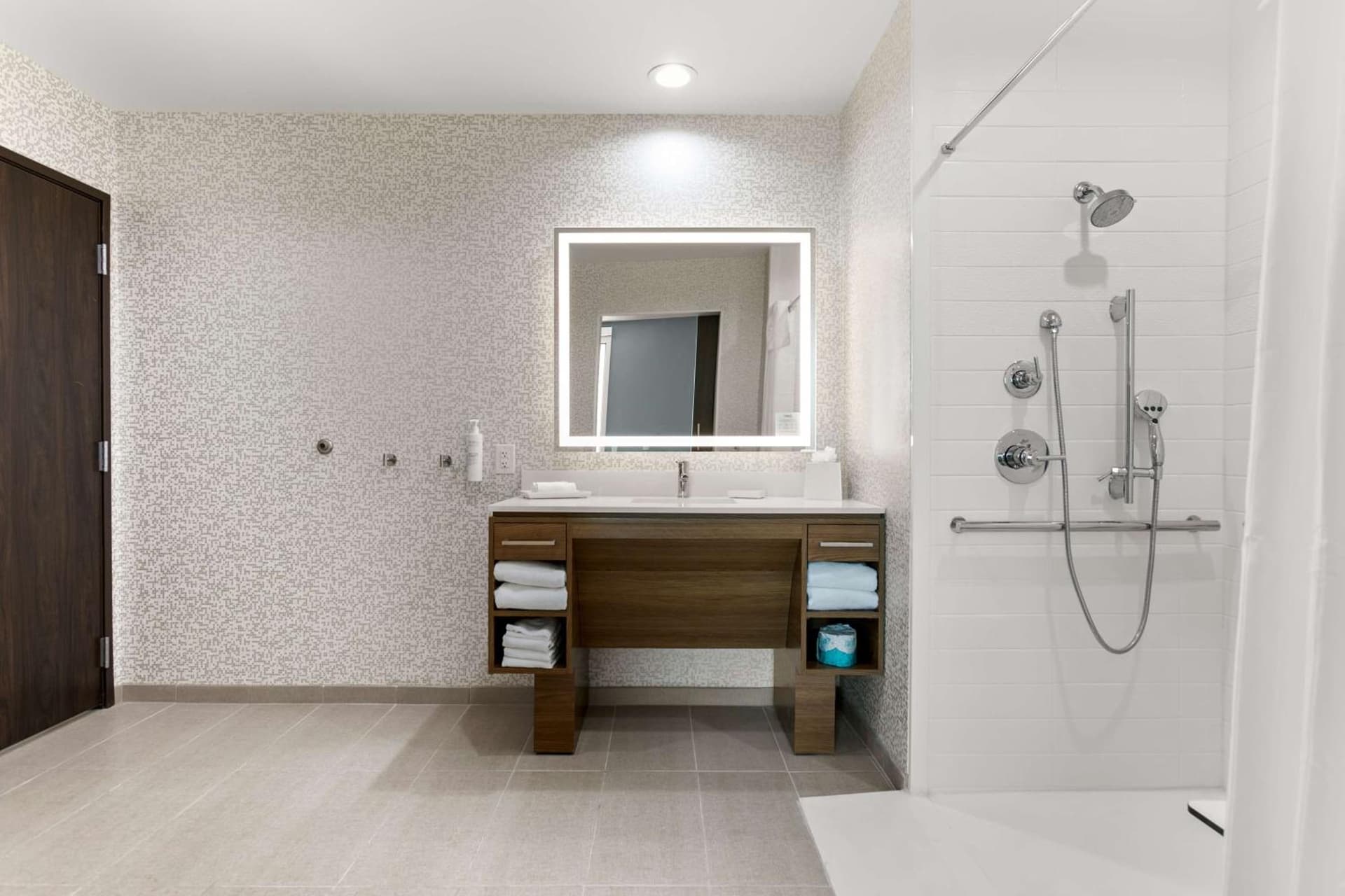 Home2 Suites By Hilton Phoenix Downtown interior in Phoenix, AZ — gallery photo 2