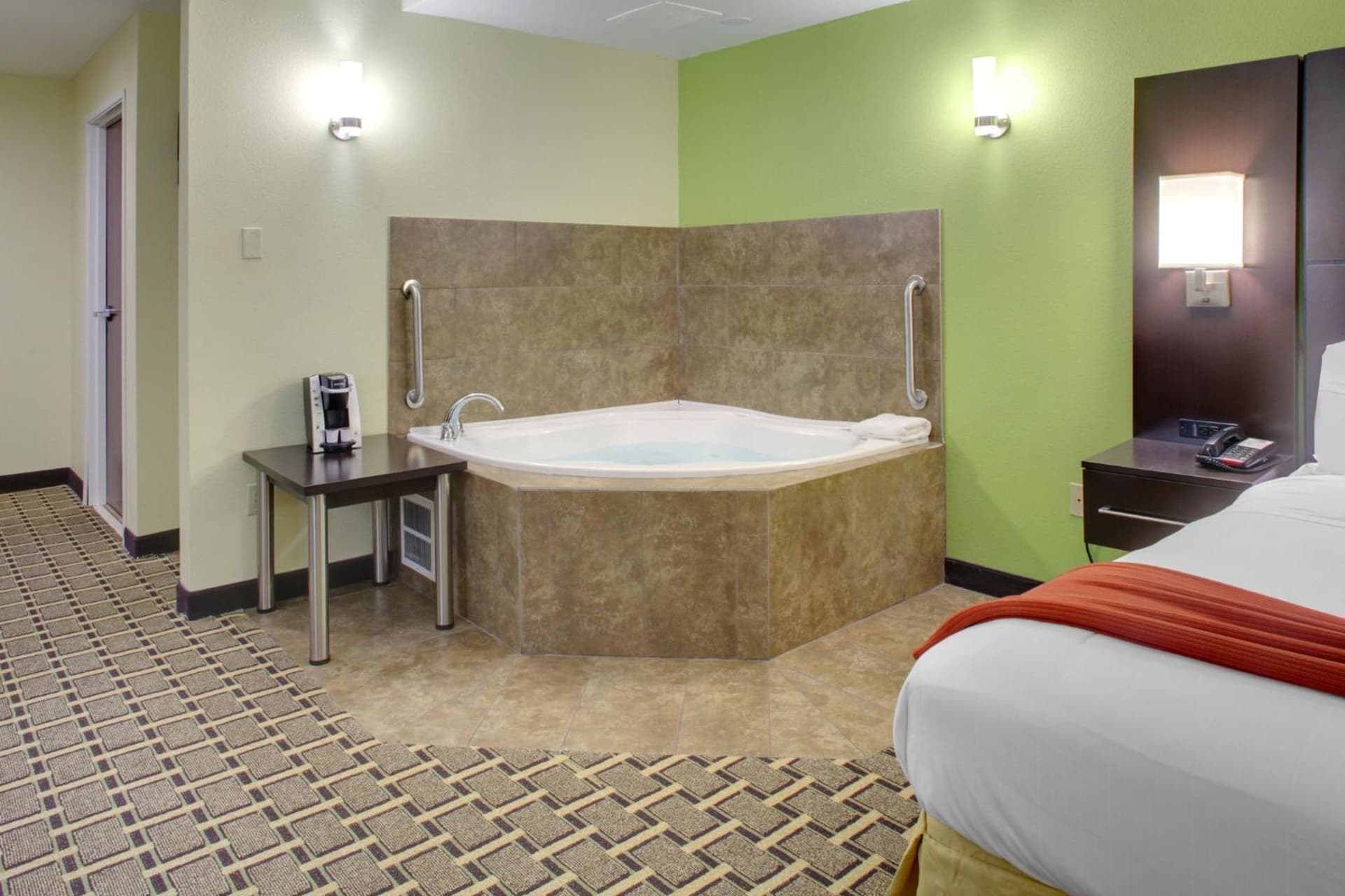 Holiday Inn Express & Suites Cross Lanes by IHG gallery photo in Cross Lanes, WV — image 19
