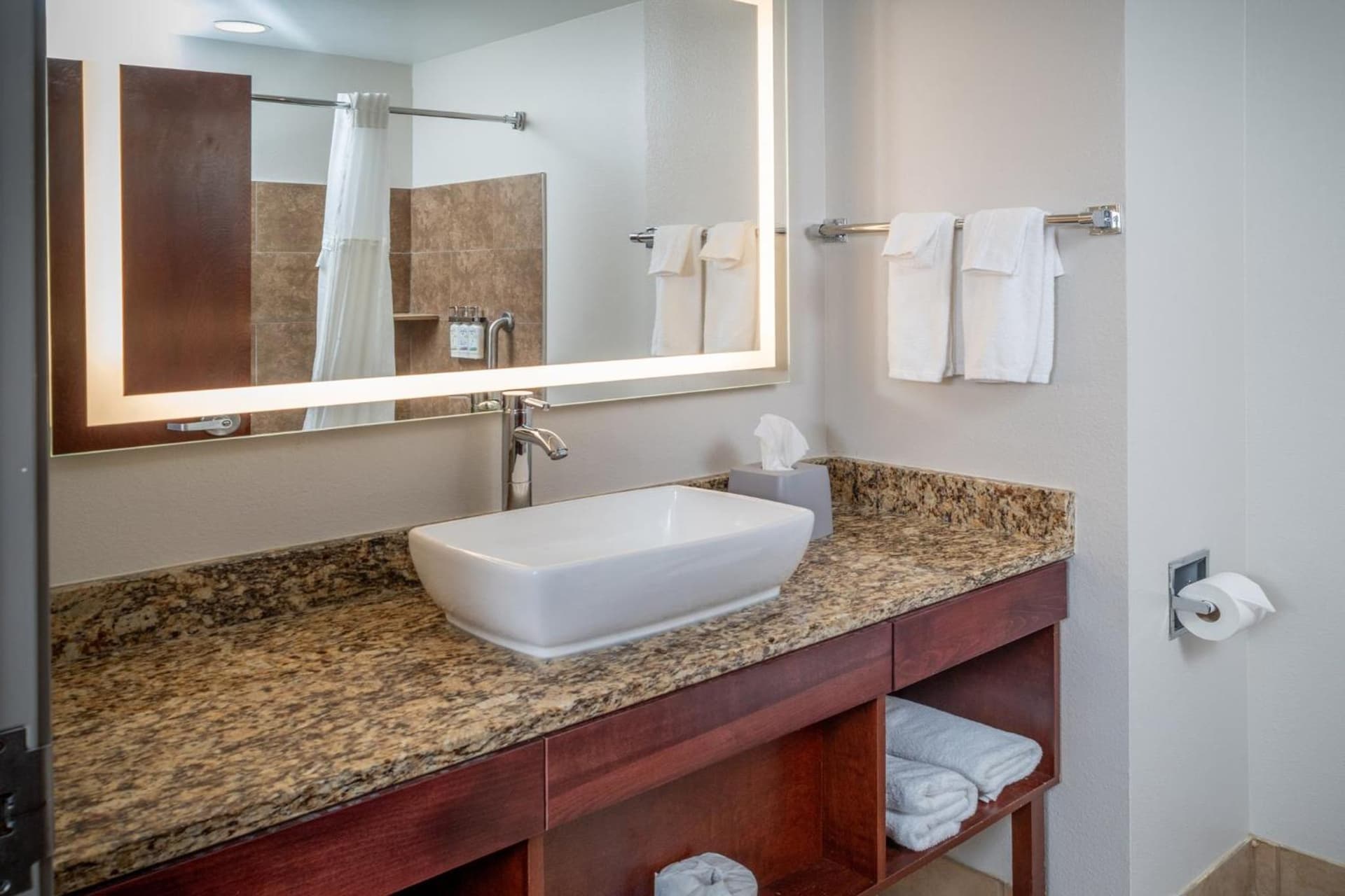 Holiday Inn Express & Suites Cross Lanes by IHG gallery photo in Cross Lanes, WV — image 78