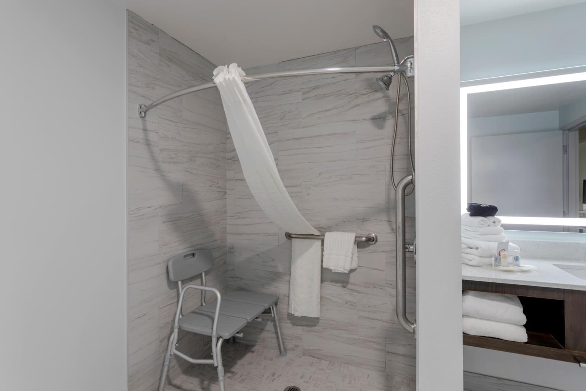Comfort Suites Mt Juliet-Nashville Area interior in Mount Juliet, TN — gallery photo 2