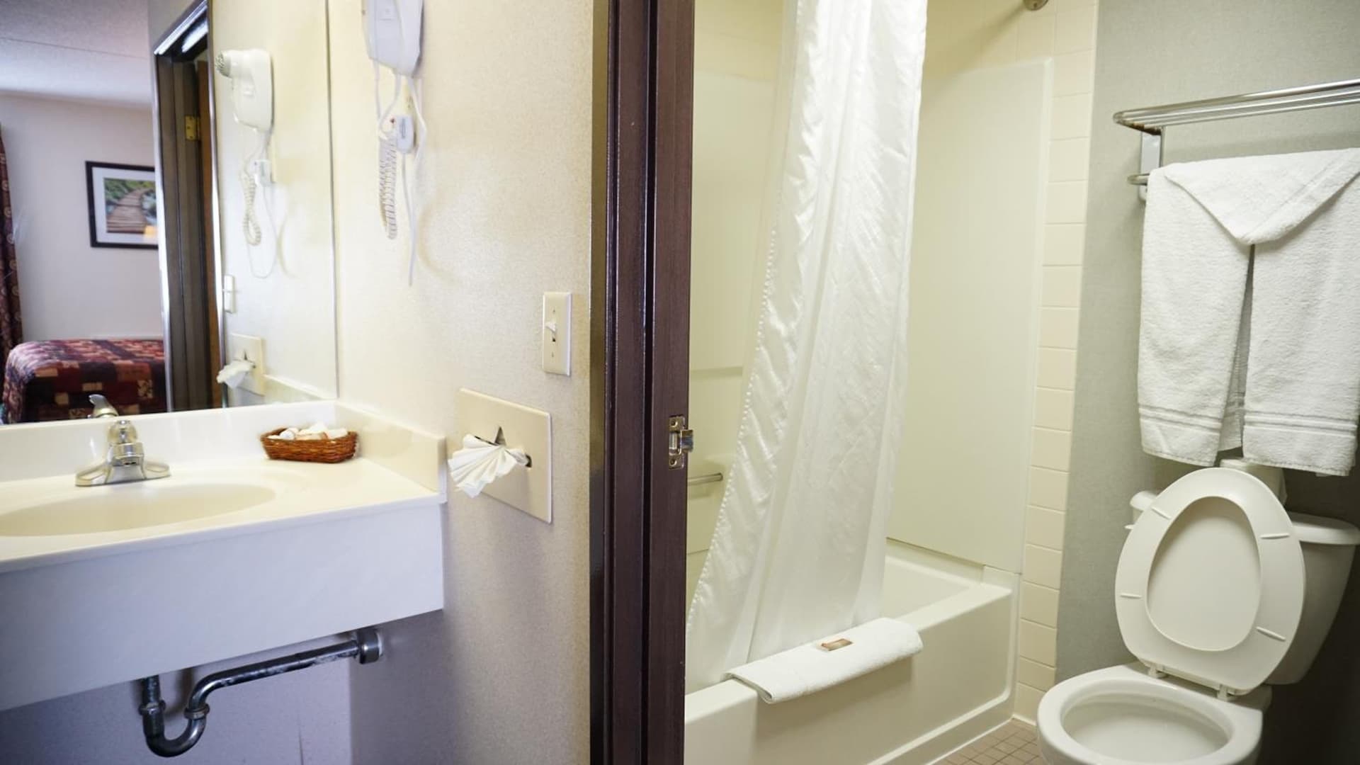 Woodland Inn and Suites Extended Stay gallery photo in Wichita, KS — image 8
