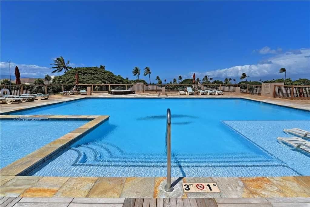 Maui El Dorado Resort interior in Kahana — gallery photo 2