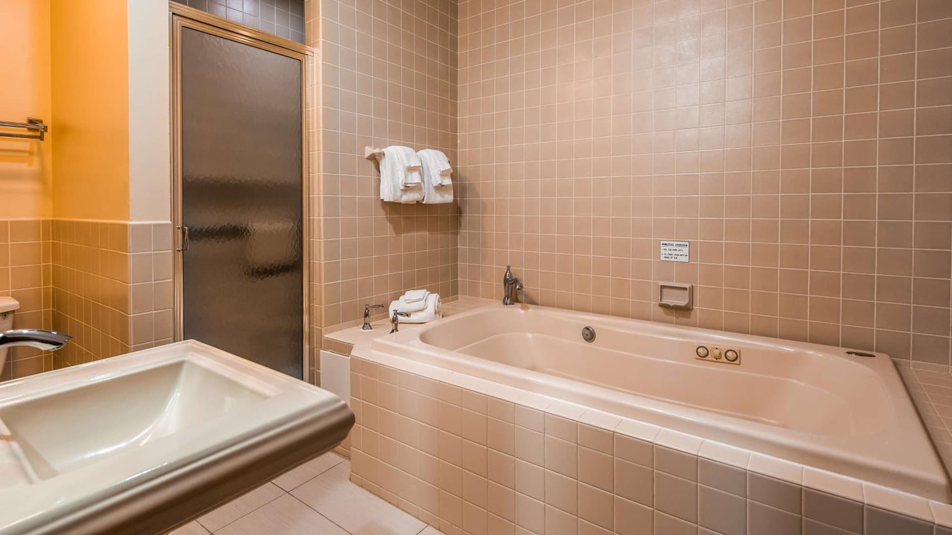 Best Western Plus The Inn & Suites At The Falls gallery photo in Poughkeepsie, NY — image 18