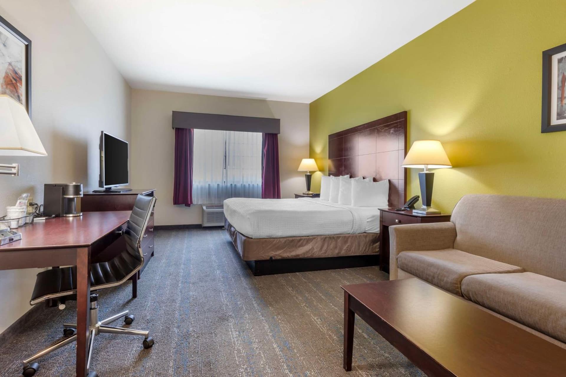 Best Western Plus Mansfield Inn & Suites gallery photo in Mansfield, TX — image 12