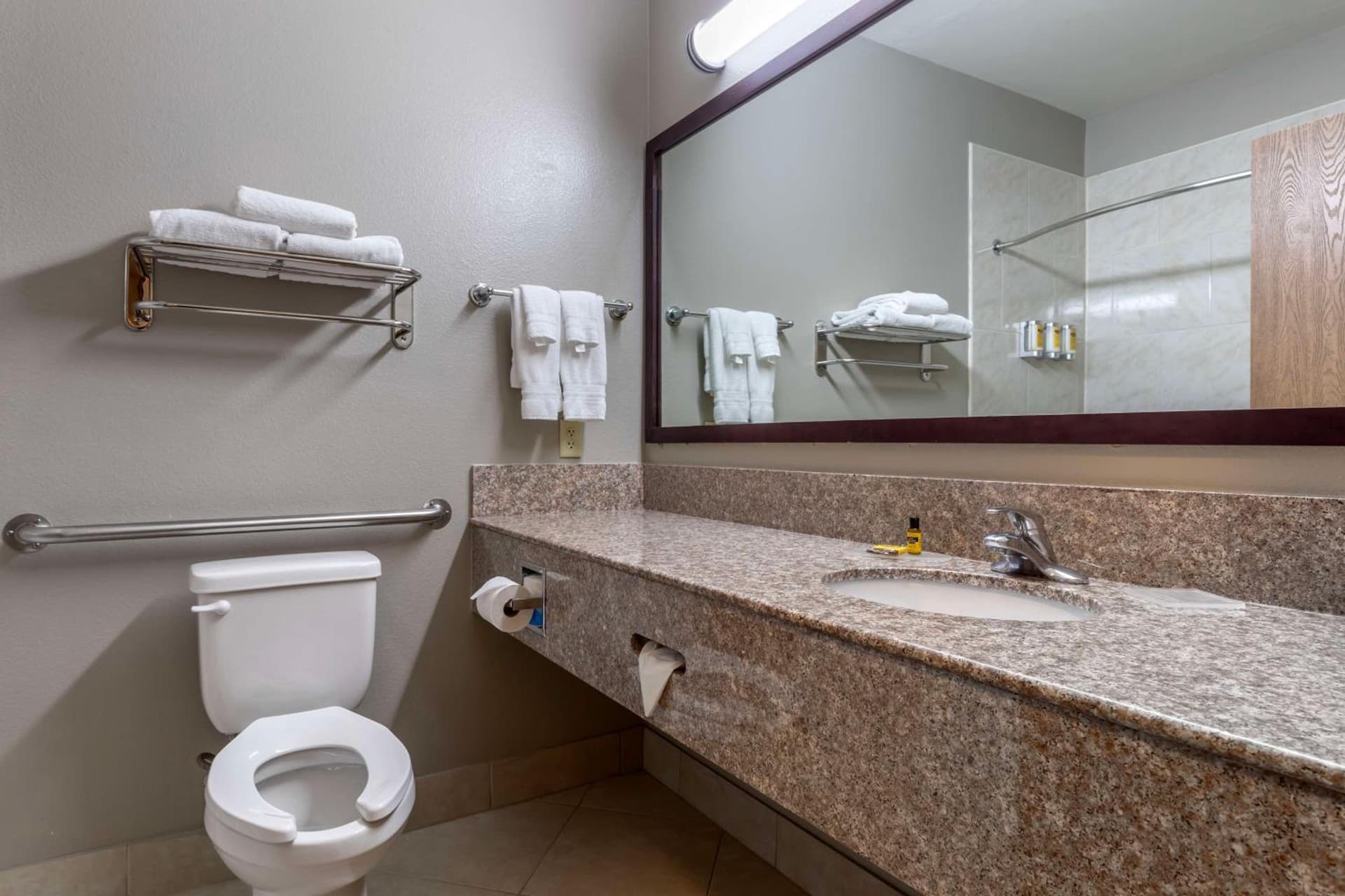 Best Western Plus Mansfield Inn & Suites gallery photo in Mansfield, TX — image 35