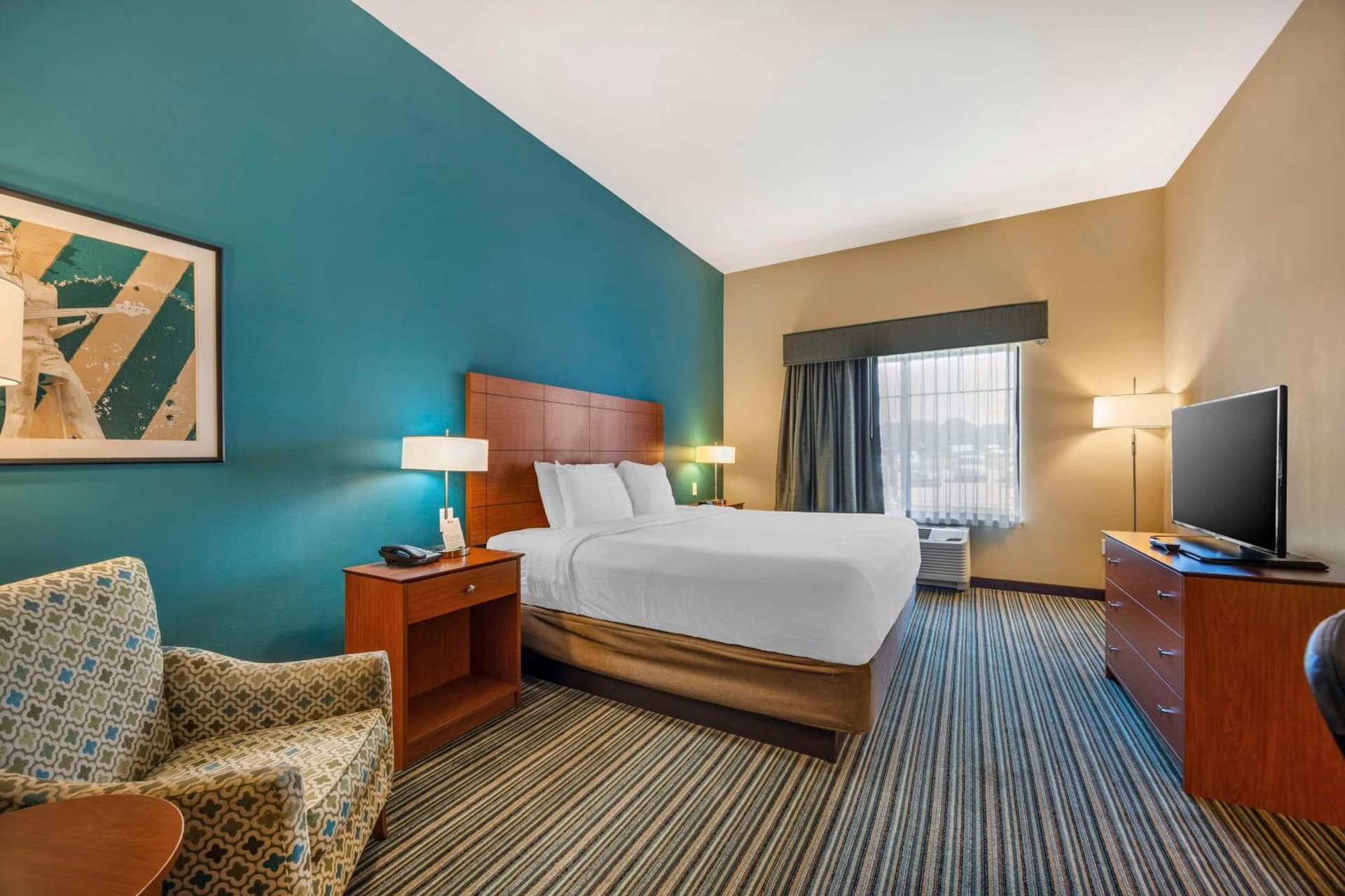 Best Western Plus Tuscumbia/Muscle Shoals Hotel & Suites property views in Tuscumbia, AL — gallery photo 3