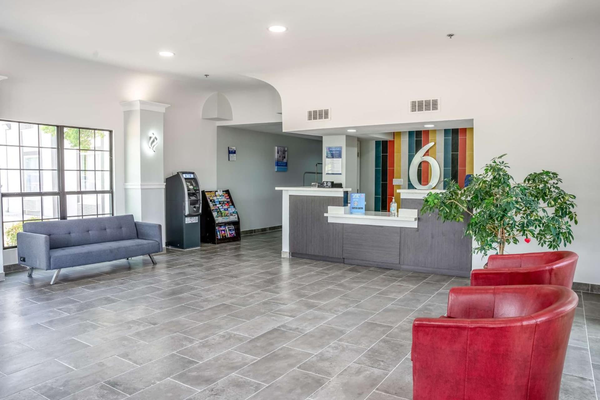 Studio 6 Claremore OK interior in Claremore, OK — gallery photo 2