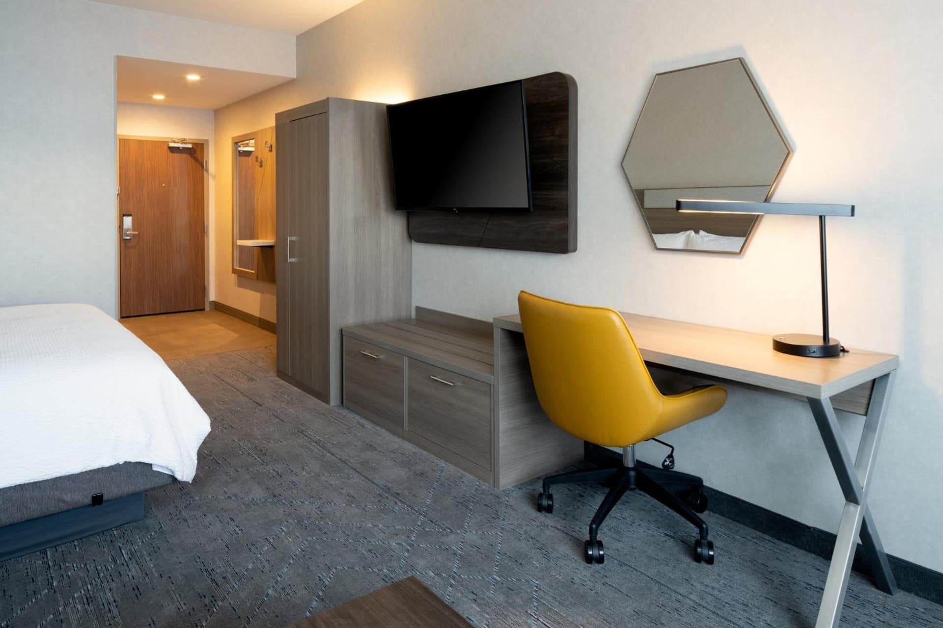Holiday Inn Express & Suites - Hollister by IHG gallery photo in Hollister, CA — image 24