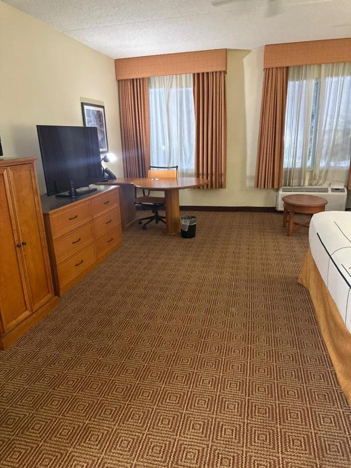 La Quinta Inn & Suites by Wyndham Sawgrass gallery photo in Sunrise, FL — image 14