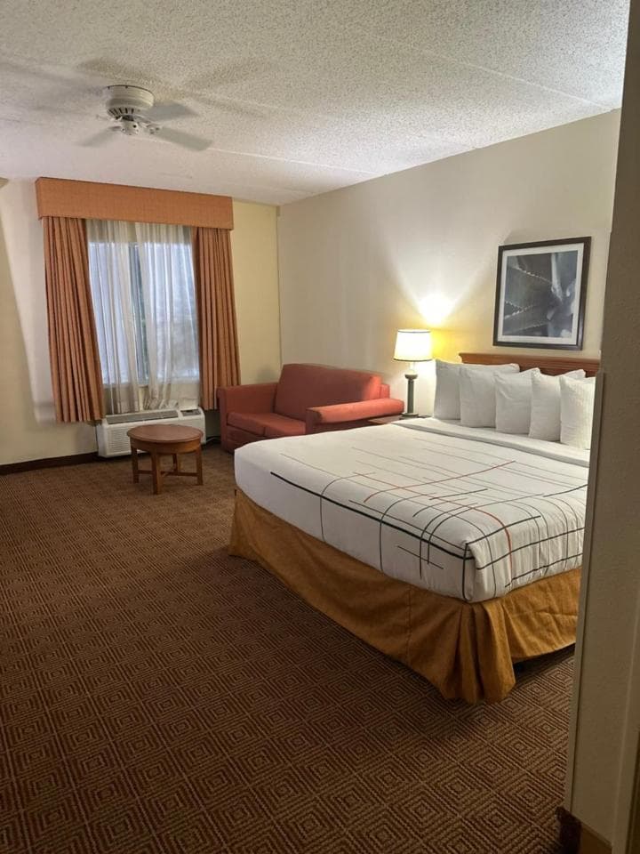 La Quinta Inn & Suites by Wyndham Sawgrass gallery photo in Sunrise, FL — image 31