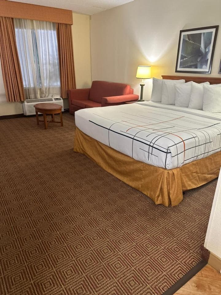 La Quinta Inn & Suites by Wyndham Sawgrass gallery photo in Sunrise, FL — image 42