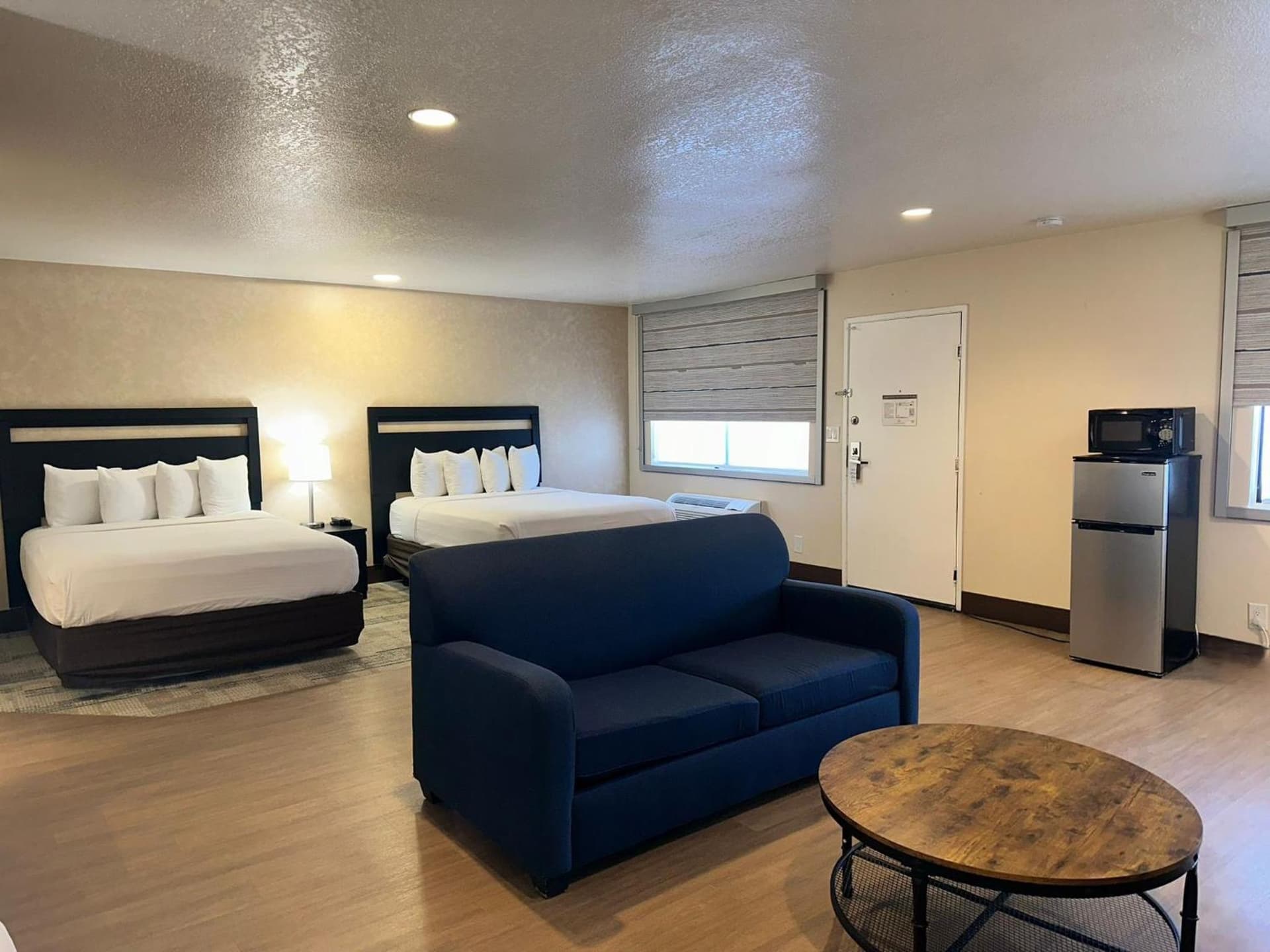 Stanford Inn & Suites Anaheim gallery photo in Anaheim, CA — image 25