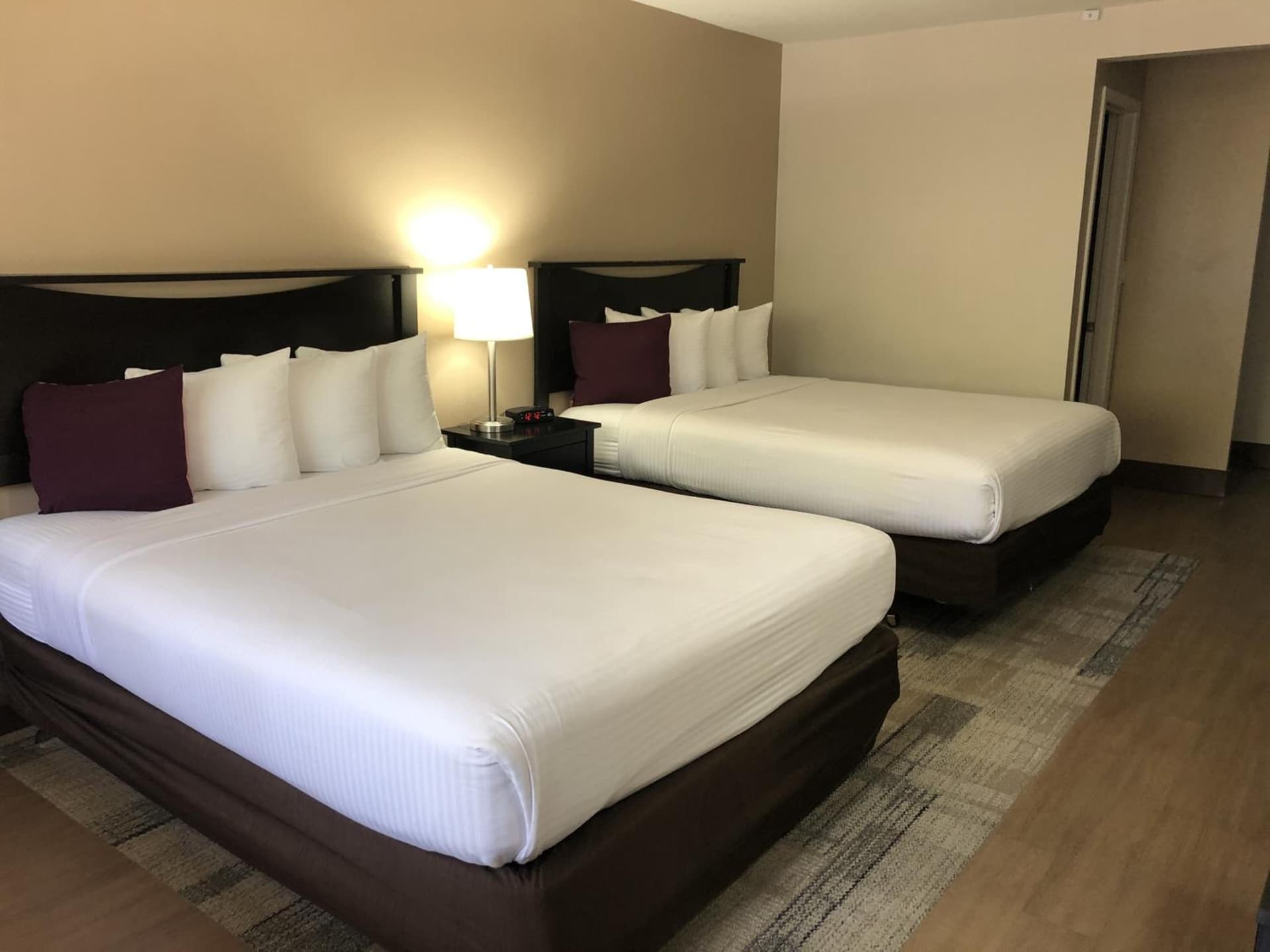 Stanford Inn & Suites Anaheim gallery photo in Anaheim, CA — image 18