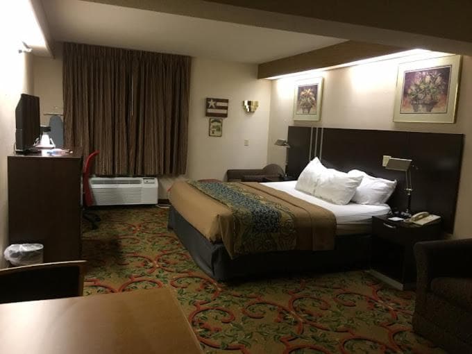 Pleasant Stay Inn & Suites interior in Carnforth, IA — gallery photo 2