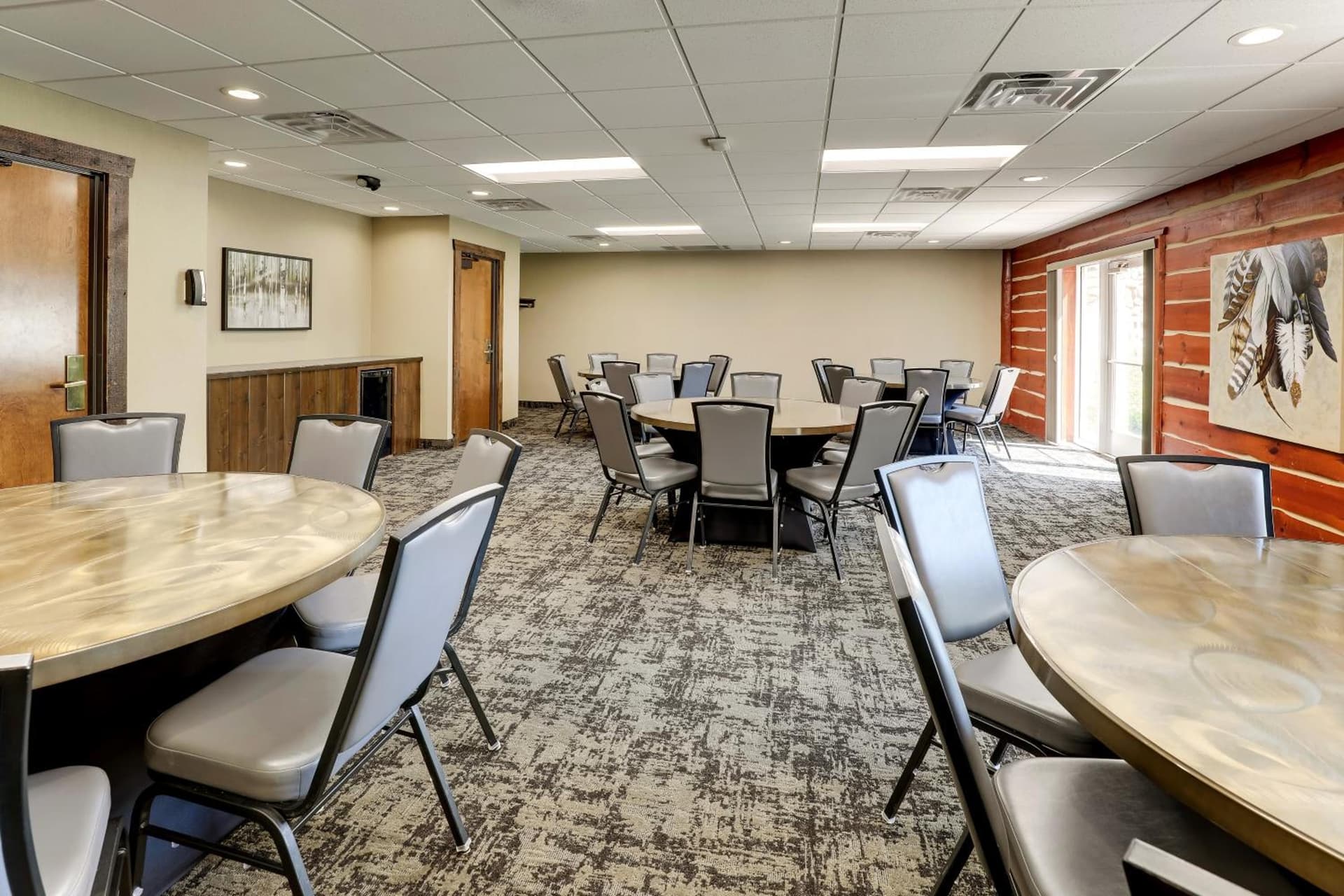 Stoney Creek Hotel La Crosse - Onalaska interior in Onalaska, WI — gallery photo 2