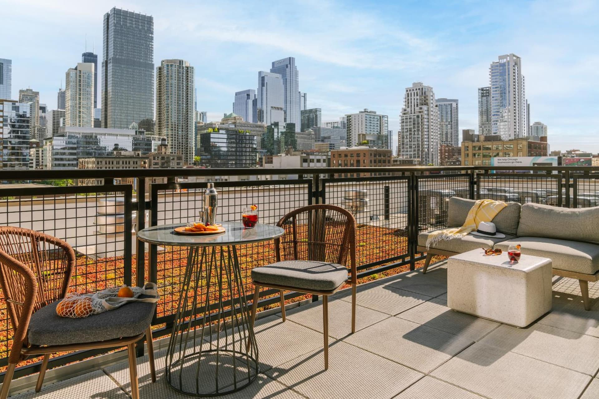 Sonder The Opal interior in Chicago, IL — gallery photo 2
