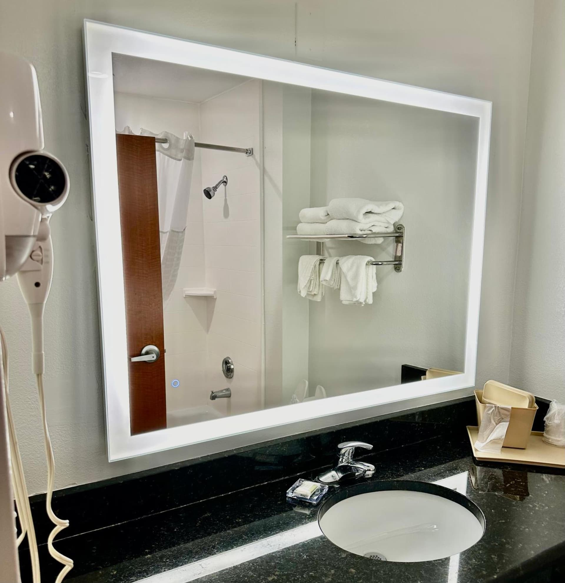 Days Inn & Suites by Wyndham Lakeland gallery photo in Lakeland, FL — image 105