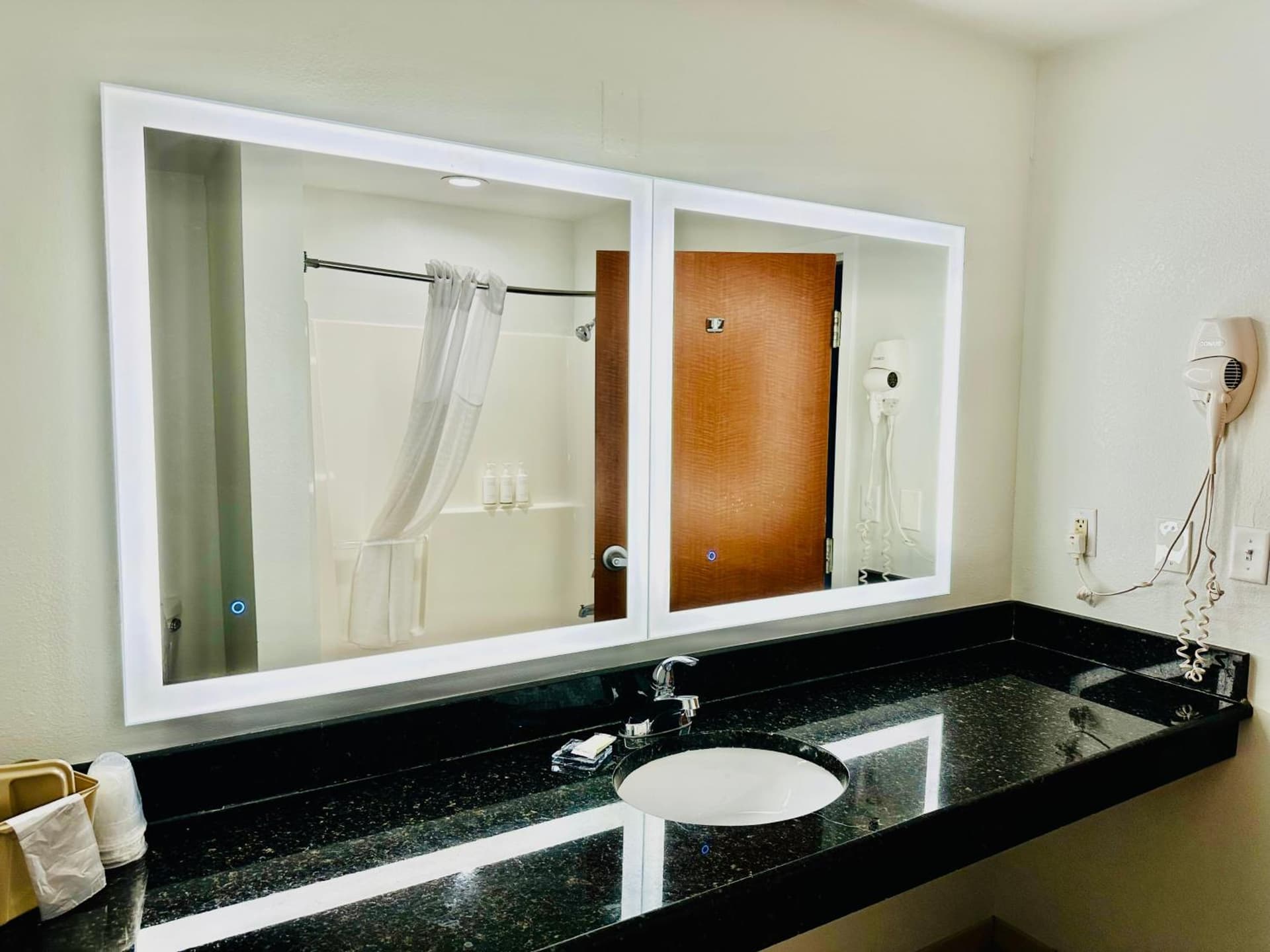 Days Inn & Suites by Wyndham Lakeland gallery photo in Lakeland, FL — image 16