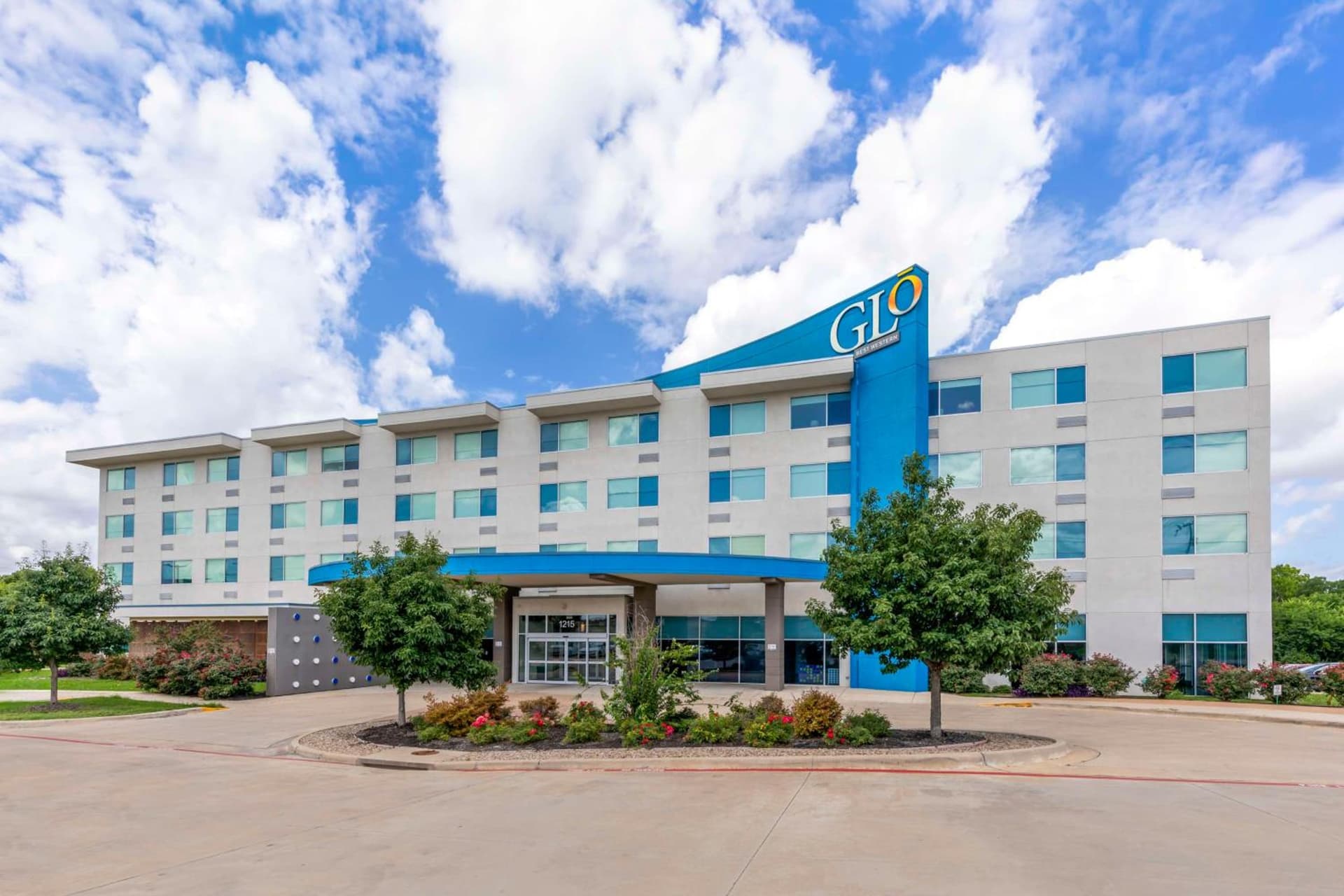 GLō Best Western Dallas South DeSoto featured exterior or lobby in DeSoto, TX — similar hotel
