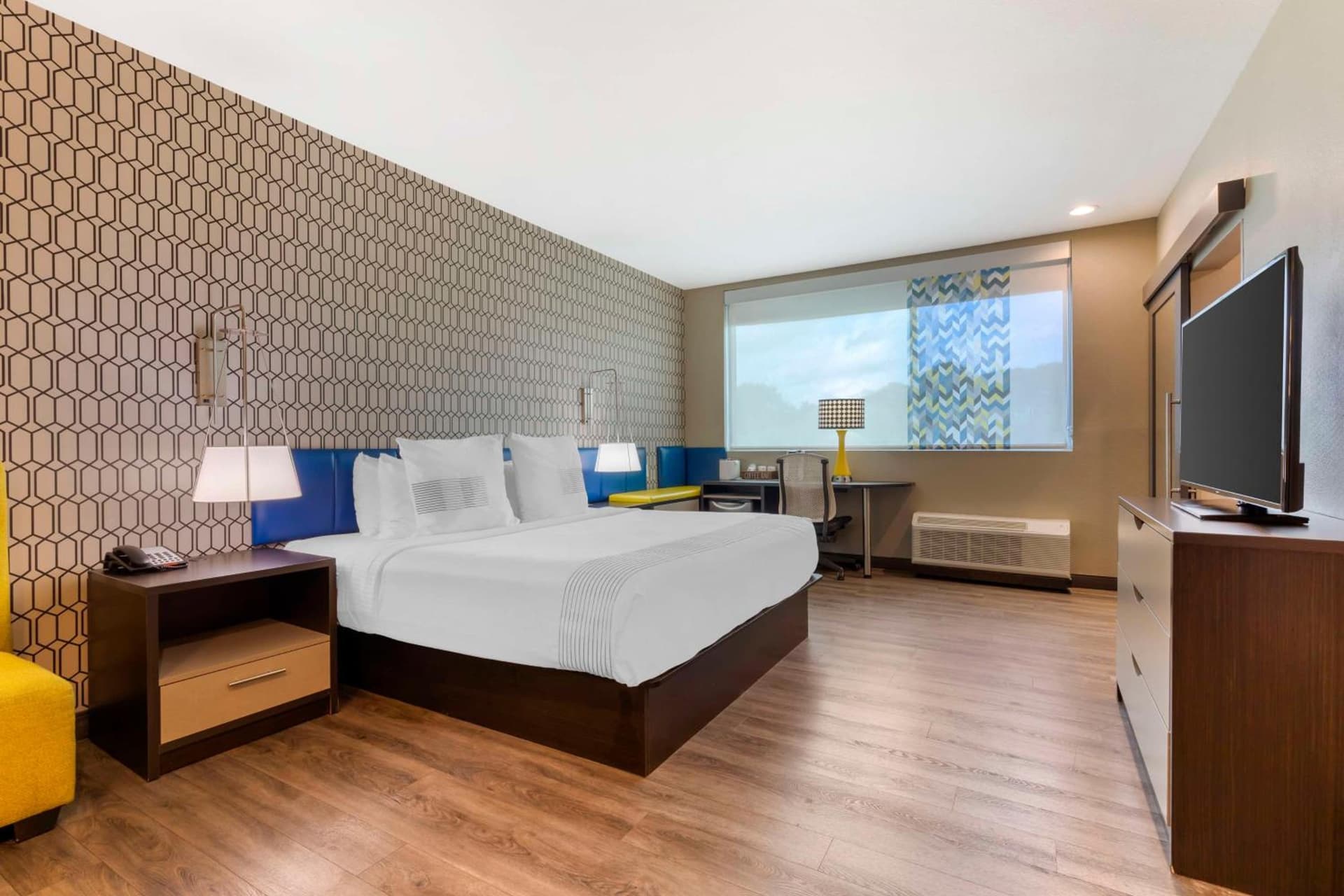 GLō Best Western Dallas South DeSoto gallery photo in DeSoto, TX — image 13