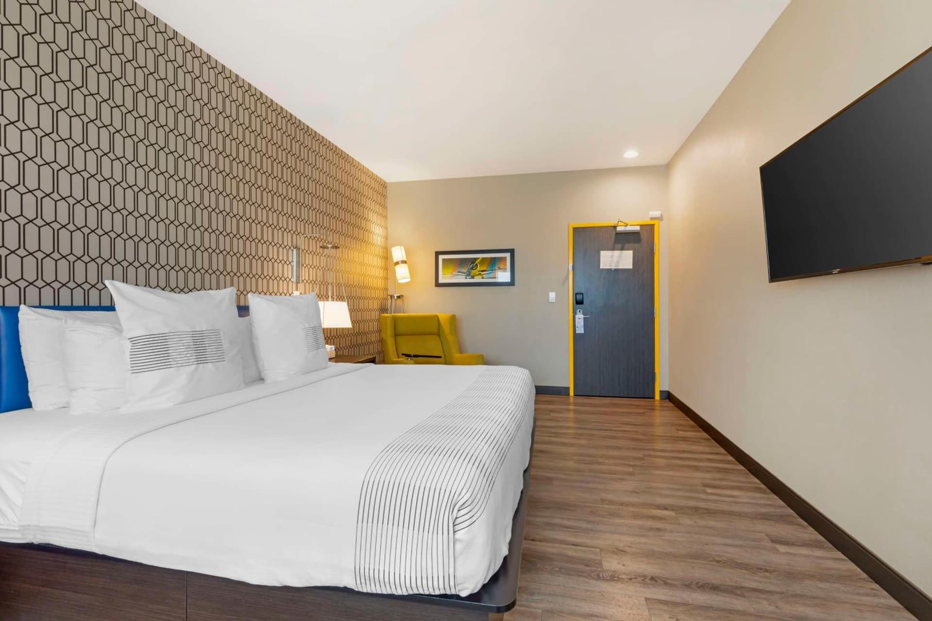 GLō Best Western Dallas South DeSoto gallery photo in DeSoto, TX — image 23