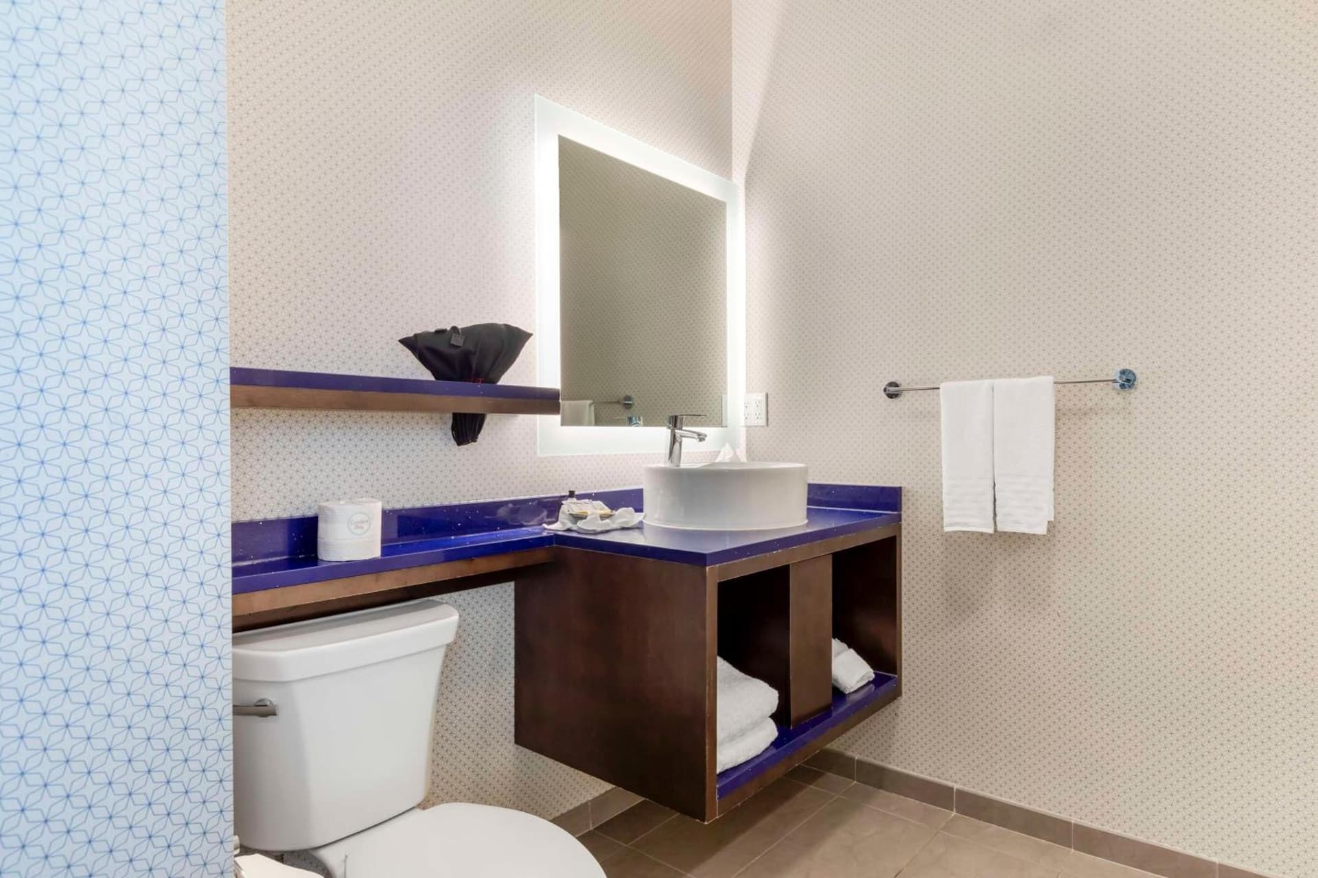 GLō Best Western Dallas South DeSoto gallery photo in DeSoto, TX — image 20