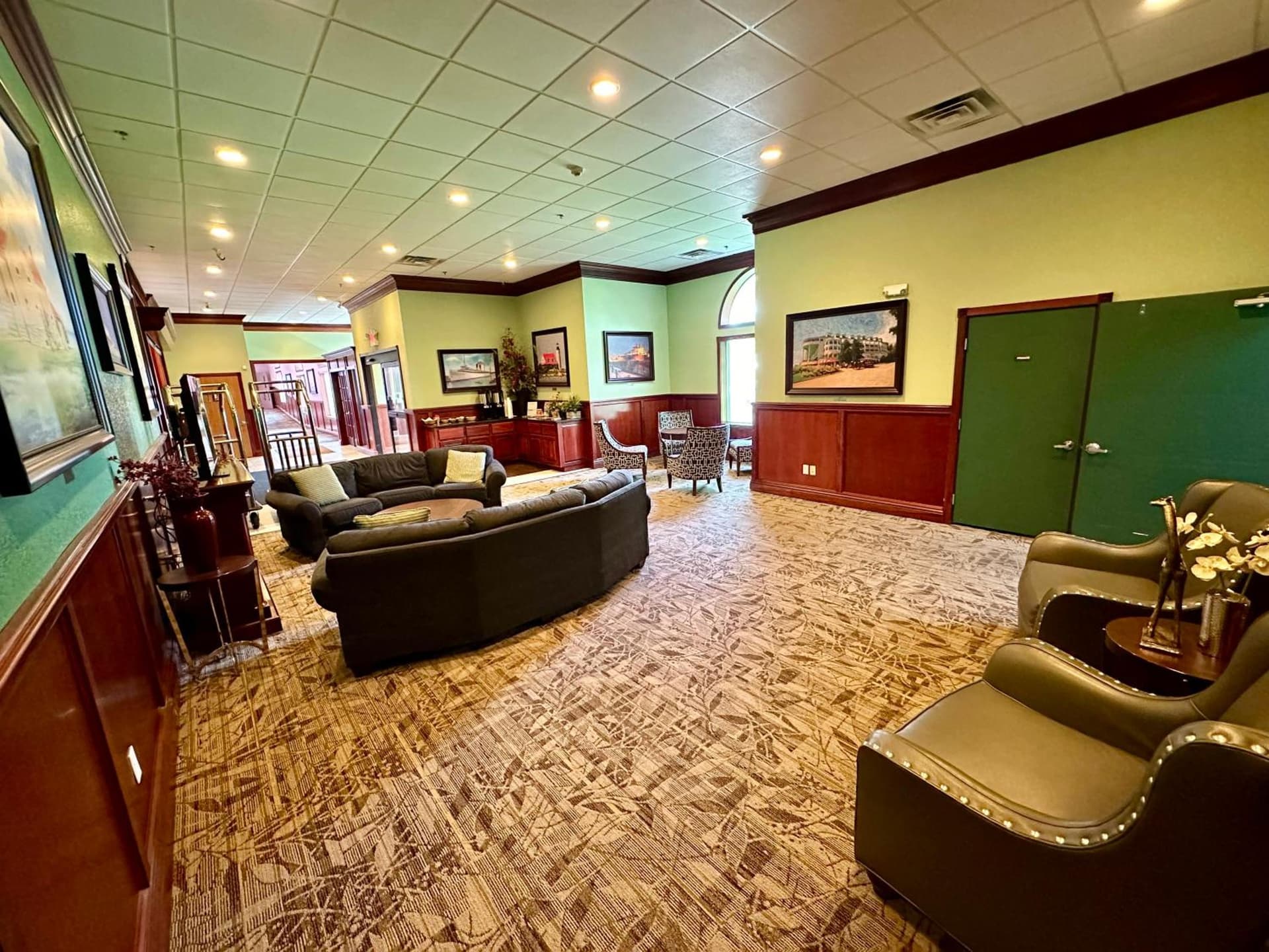 Mackinaw Beach and Bay Inn & Suites property views in Mackinaw City, MI — gallery photo 3
