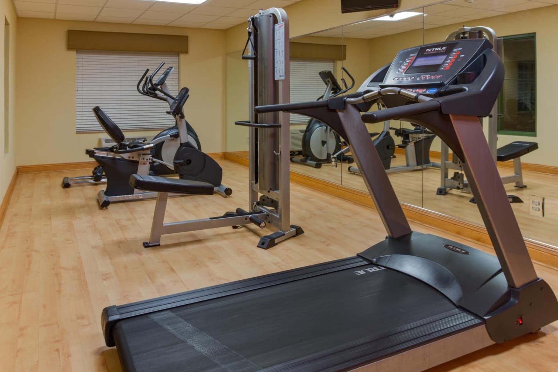 Country Inn & Suites by Radisson, Pensacola West, FL gallery photo in Pensacola, FL — image 35