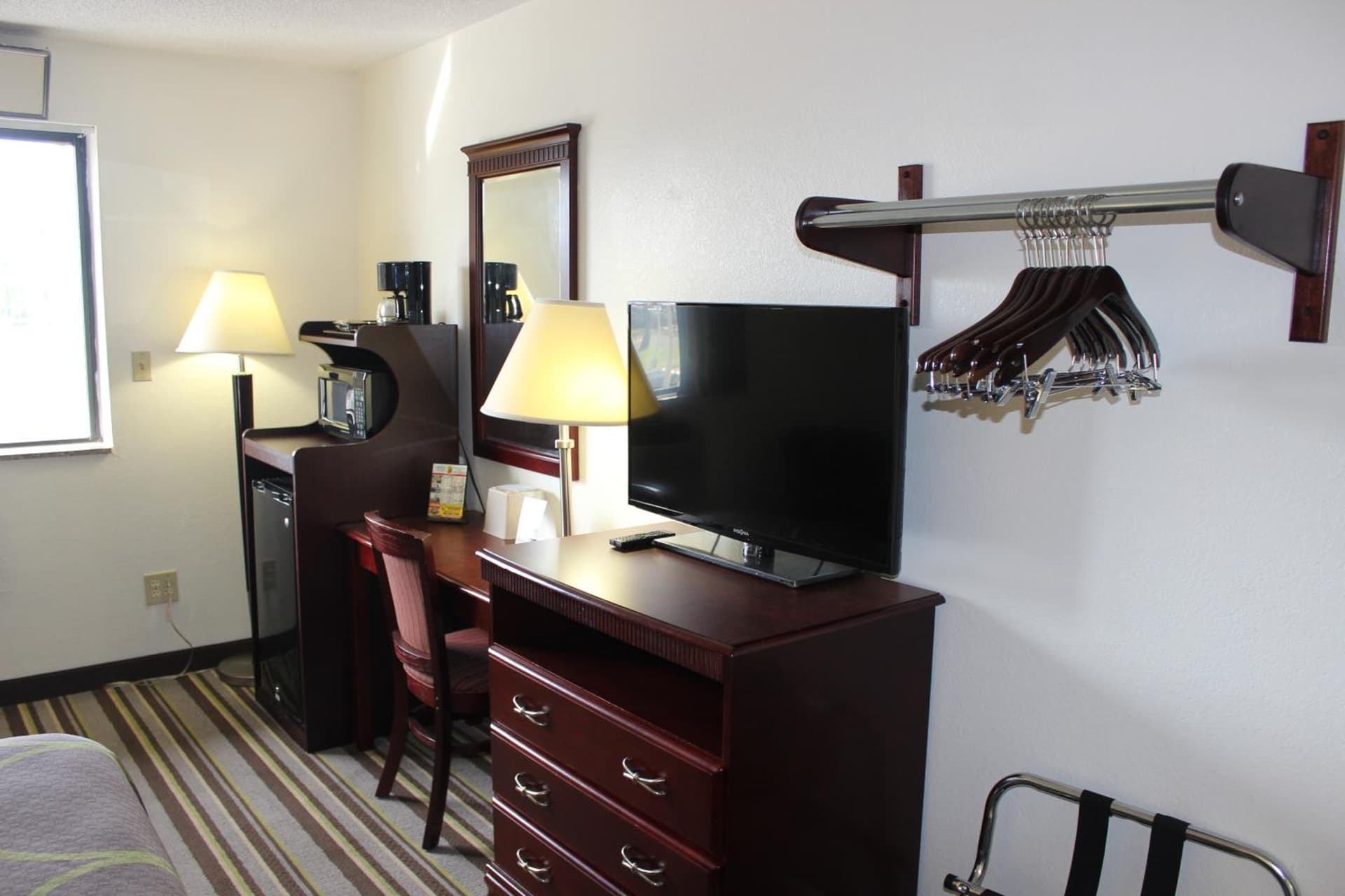 Super 8 by Wyndham Tuscaloosa gallery photo in Tuscaloosa, AL — image 31