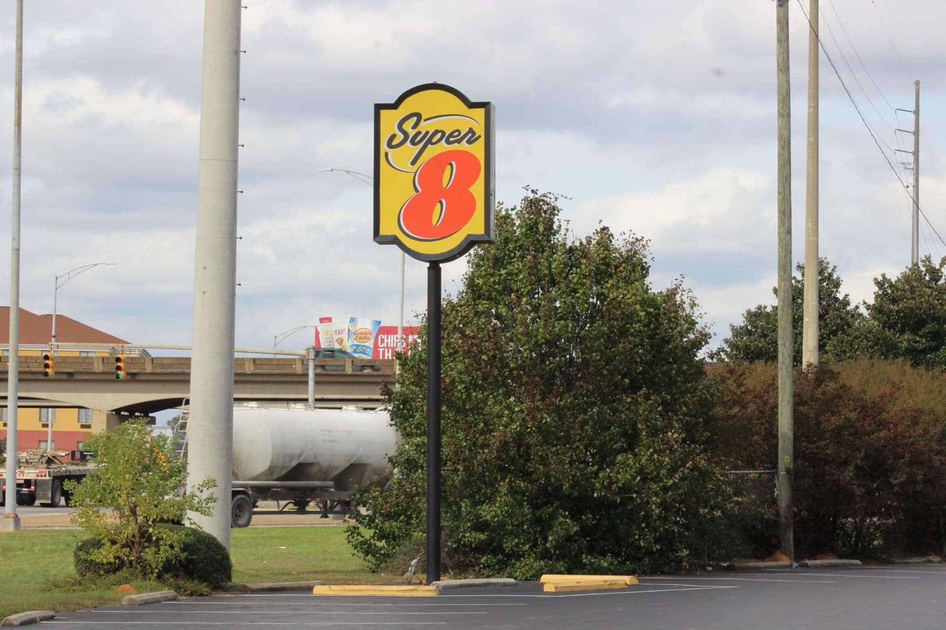 Super 8 by Wyndham Tuscaloosa gallery photo in Tuscaloosa, AL — image 29