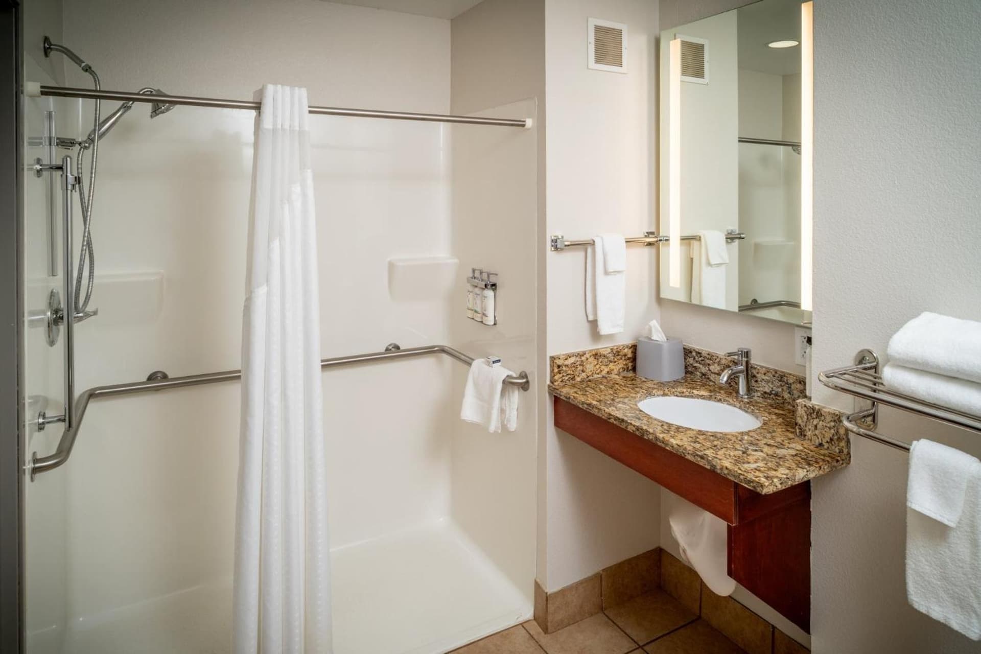 Holiday Inn Express & Suites Cross Lanes by IHG gallery photo in Cross Lanes, WV — image 125
