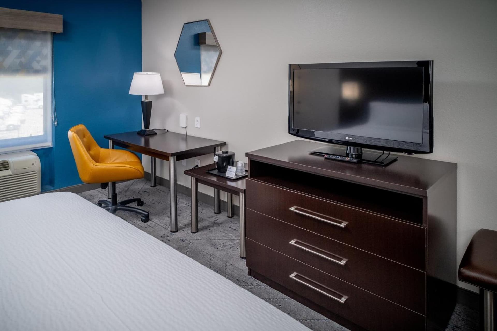 Holiday Inn Express & Suites Cross Lanes by IHG gallery photo in Cross Lanes, WV — image 92