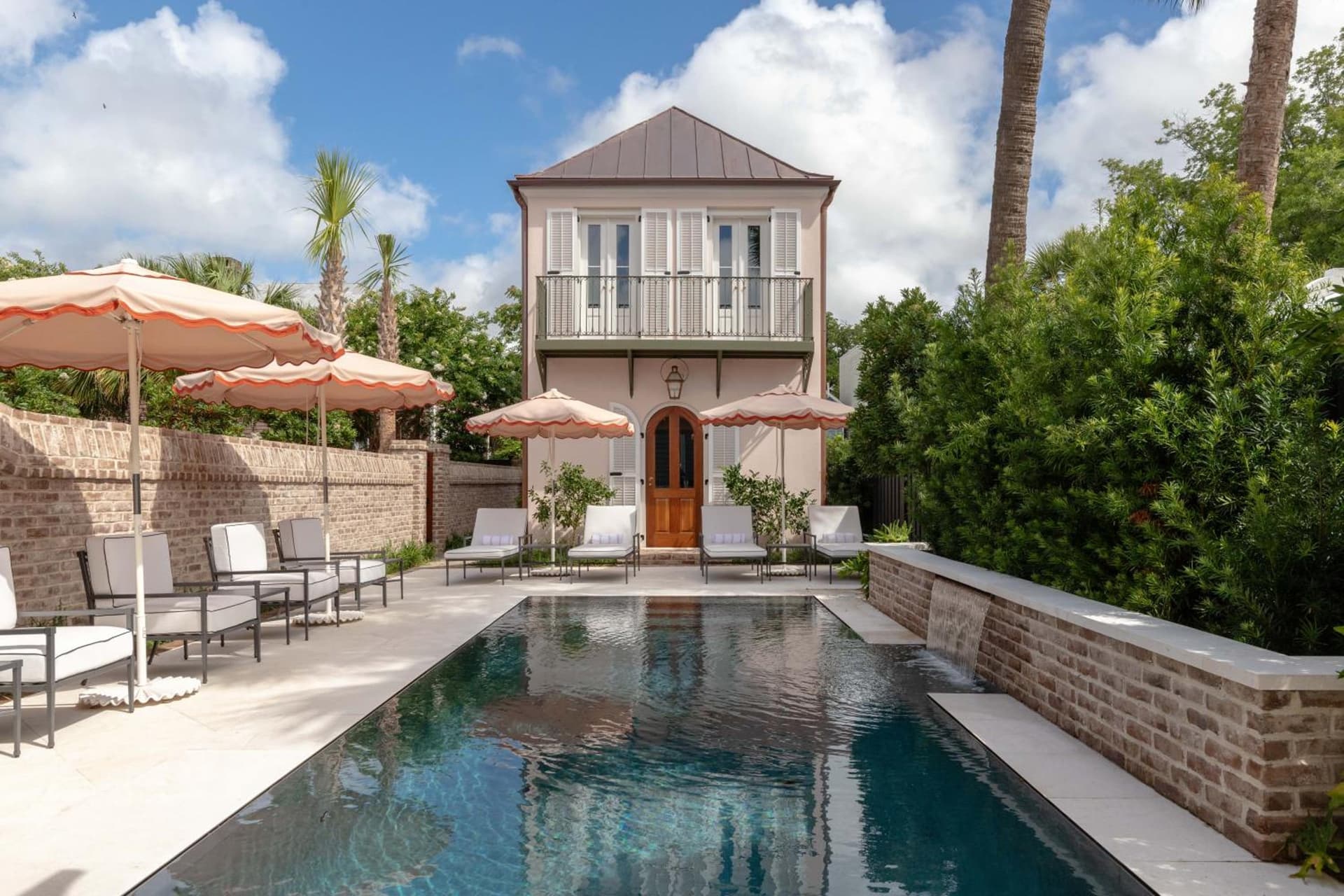 86 Cannon Charleston - Adults Only interior in Charleston, SC — gallery photo 2