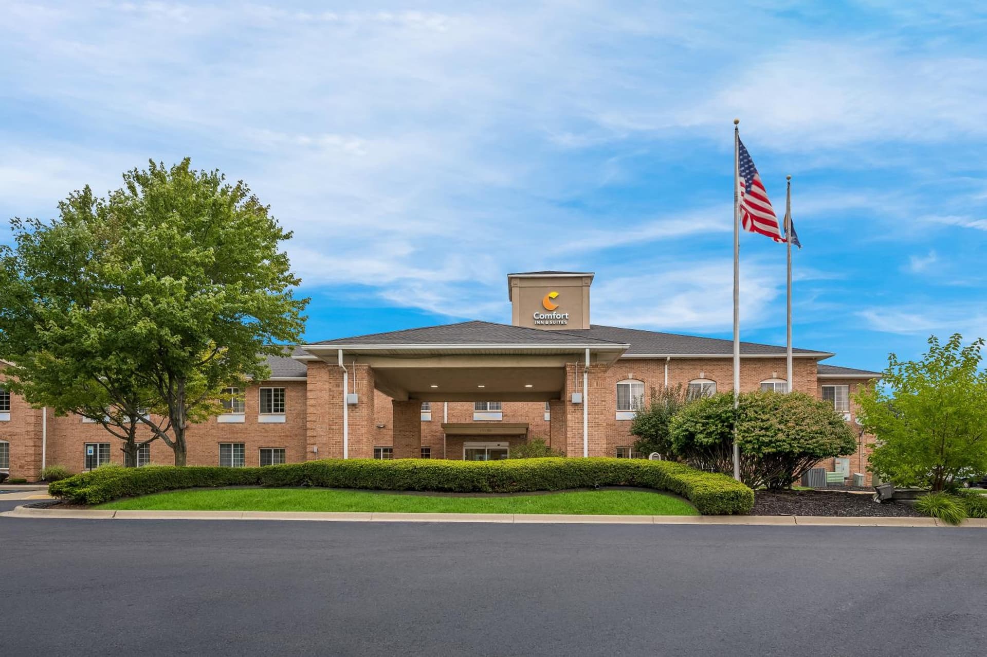 Comfort Inn & Suites Fenton property views in Fenton, MI — gallery photo 3