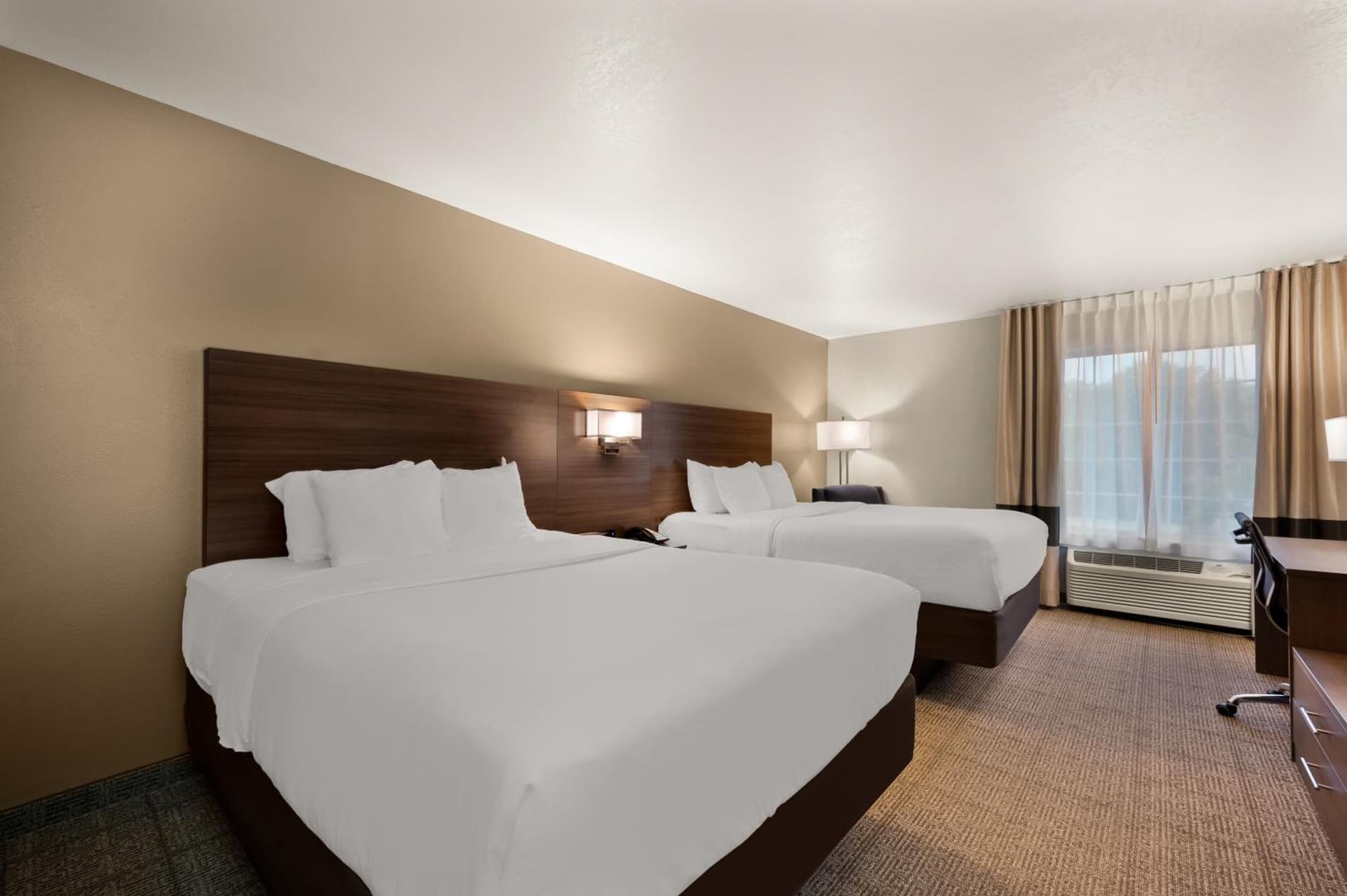 Comfort Inn & Suites Fenton interior in Fenton, MI — gallery photo 2