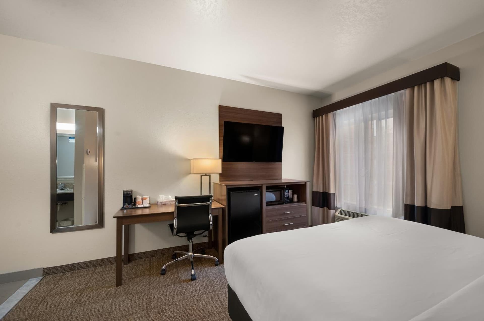 Comfort Inn & Suites Fenton gallery photo in Fenton, MI — image 7