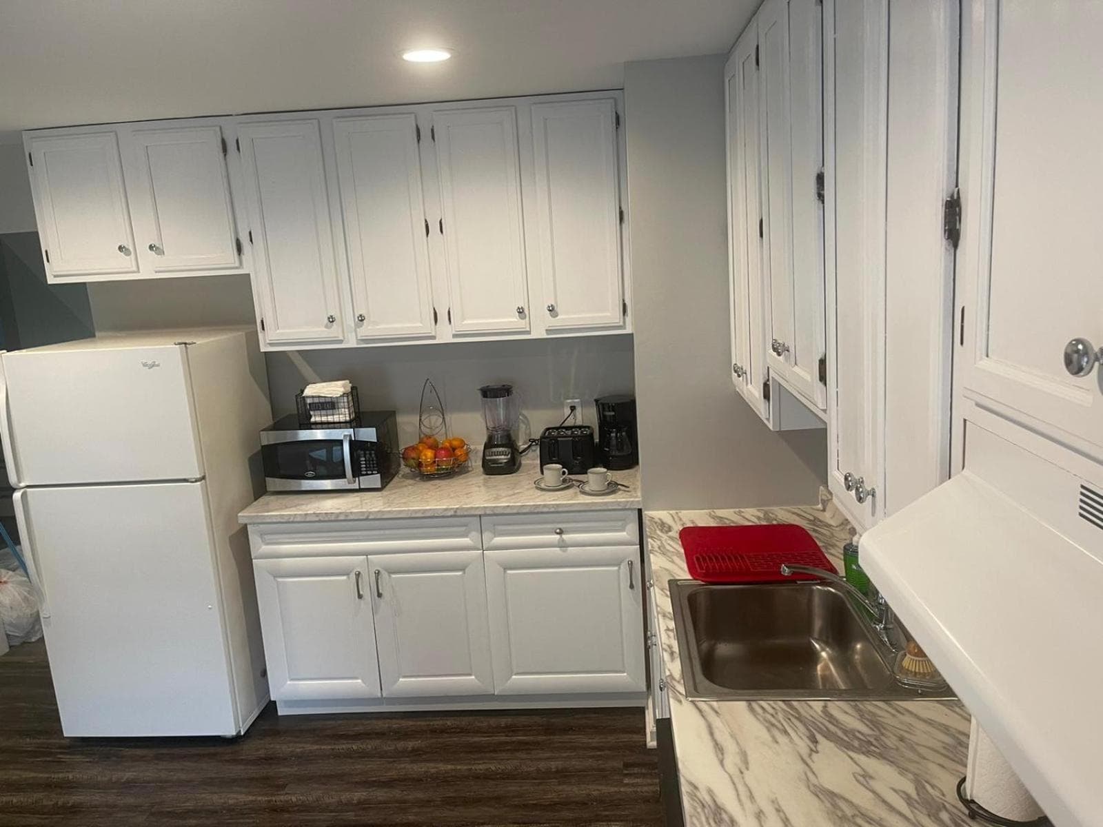Room with shared bath near pier Village interior in Long Branch, NJ — gallery photo 2