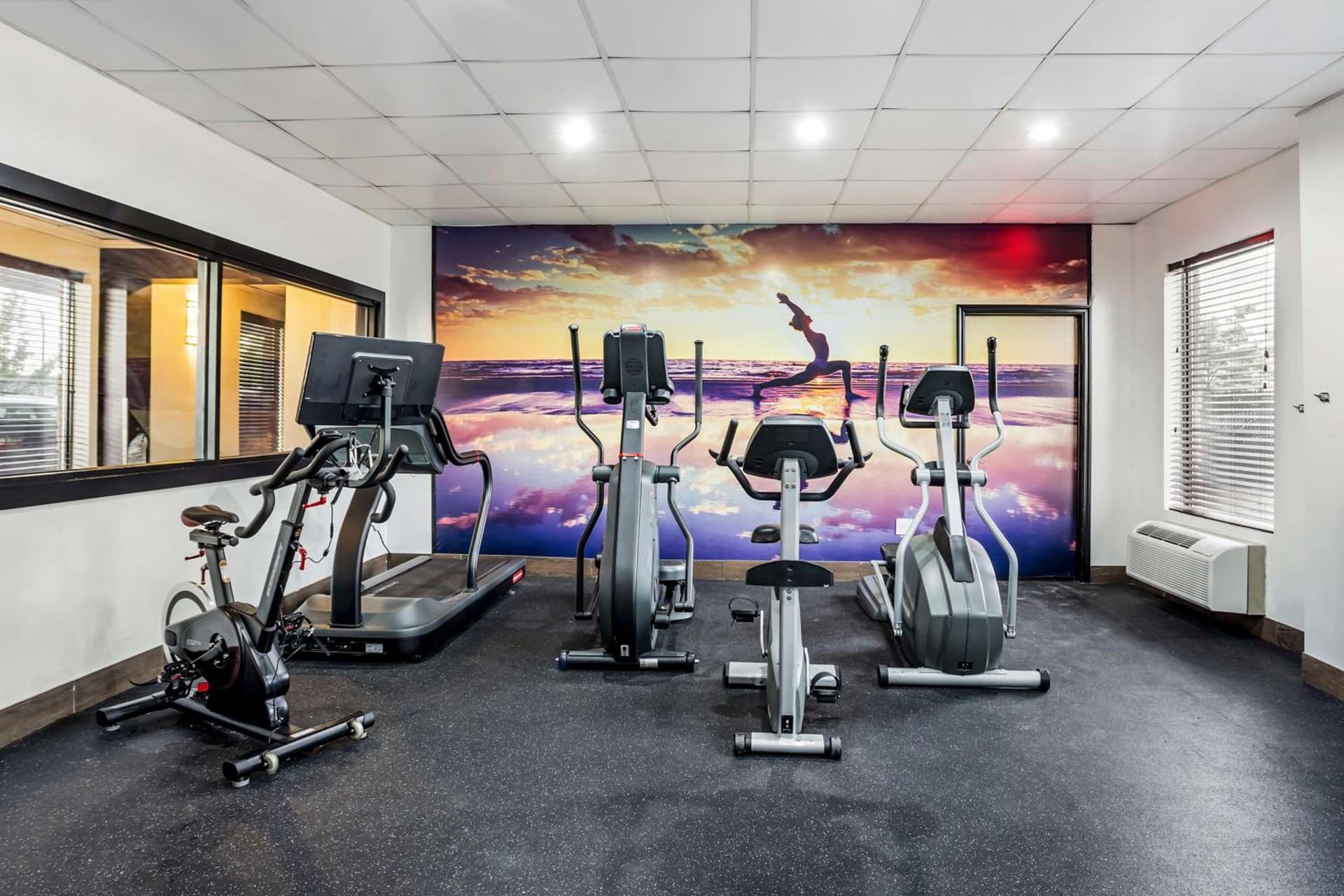 Aiden by Best Western Newark Airport property views in Newark, NJ — gallery photo 3