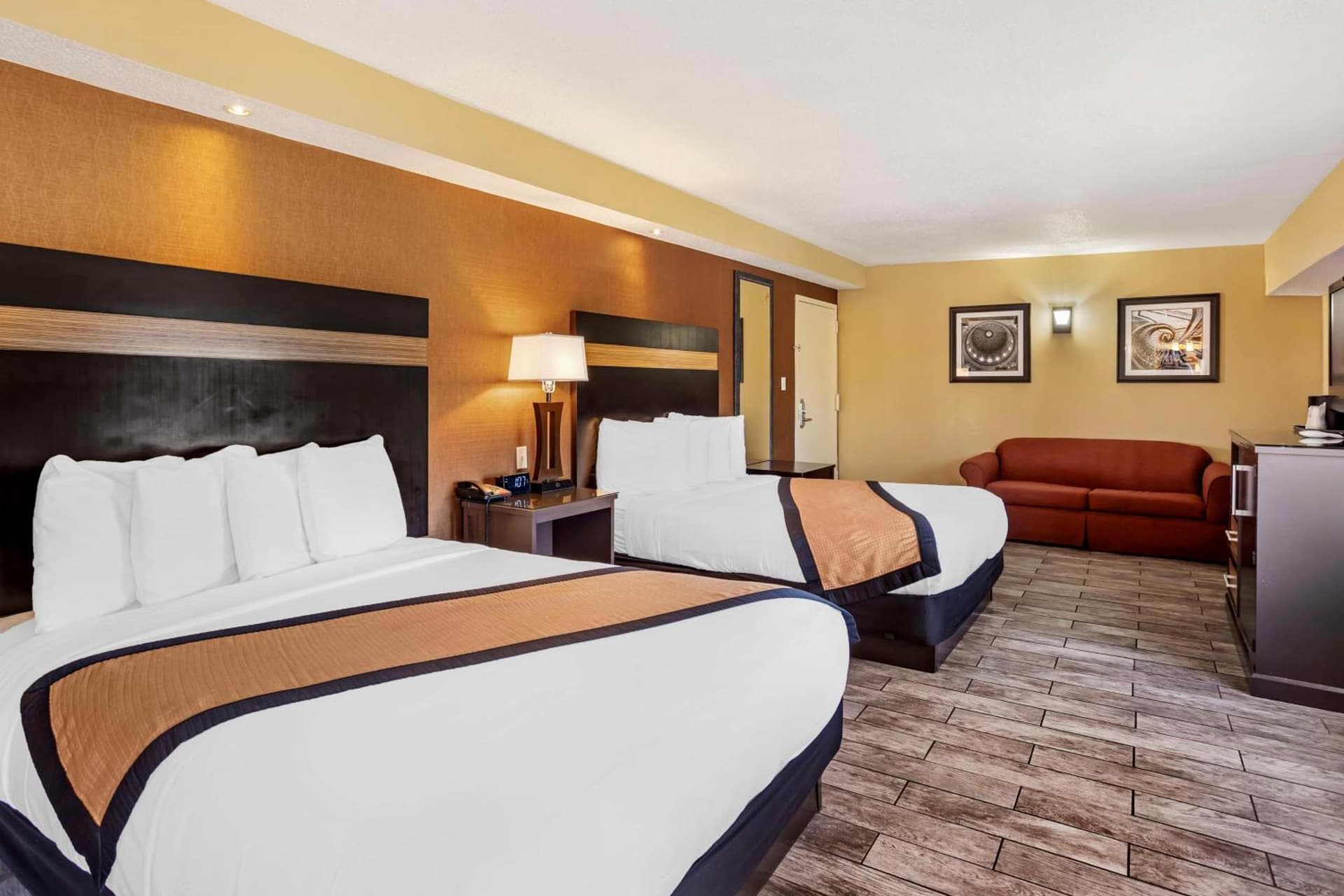 Aiden by Best Western Newark Airport property views in Newark, NJ — gallery photo 3