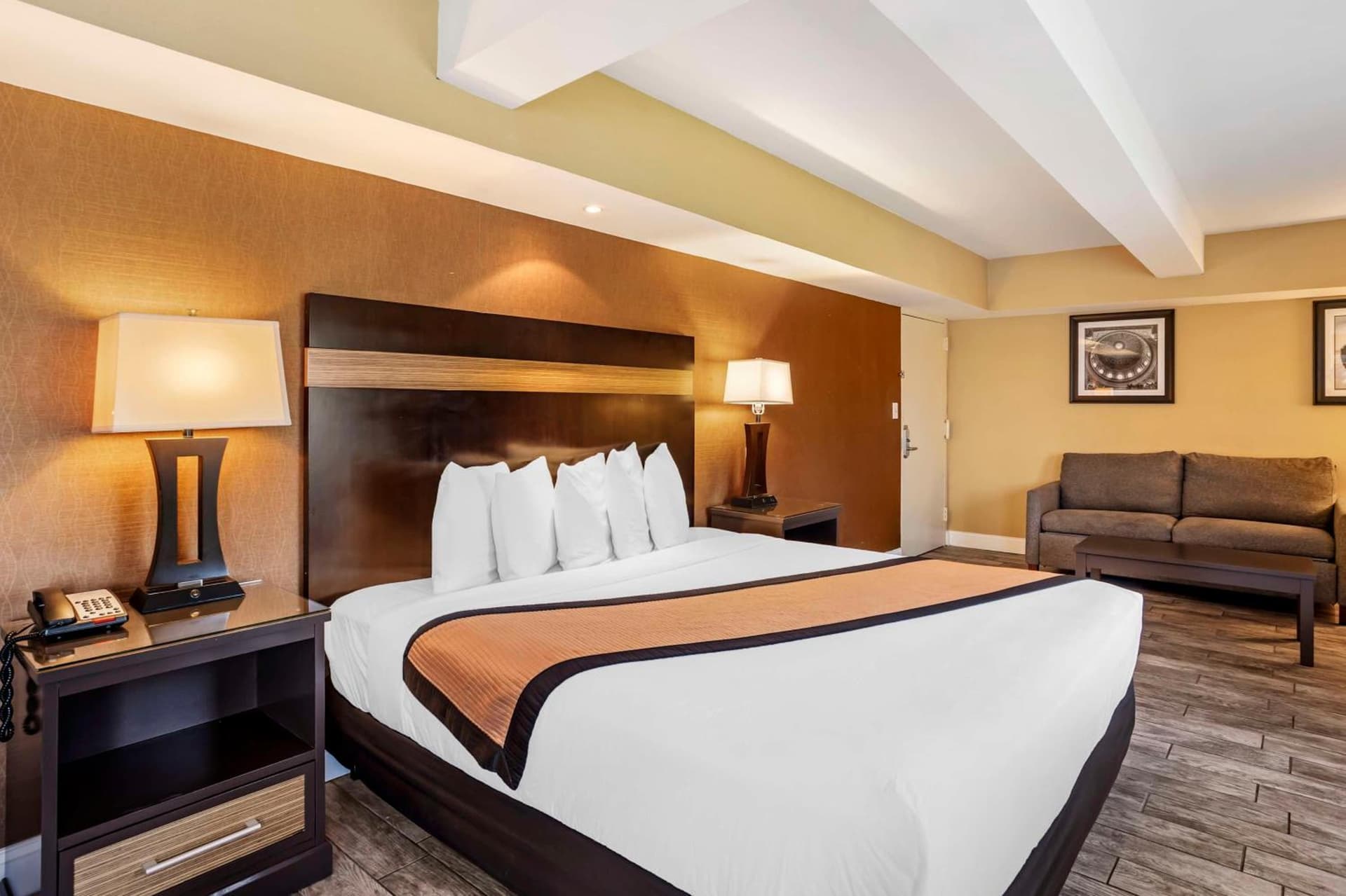 Aiden by Best Western Newark Airport gallery photo in Newark, NJ — image 6