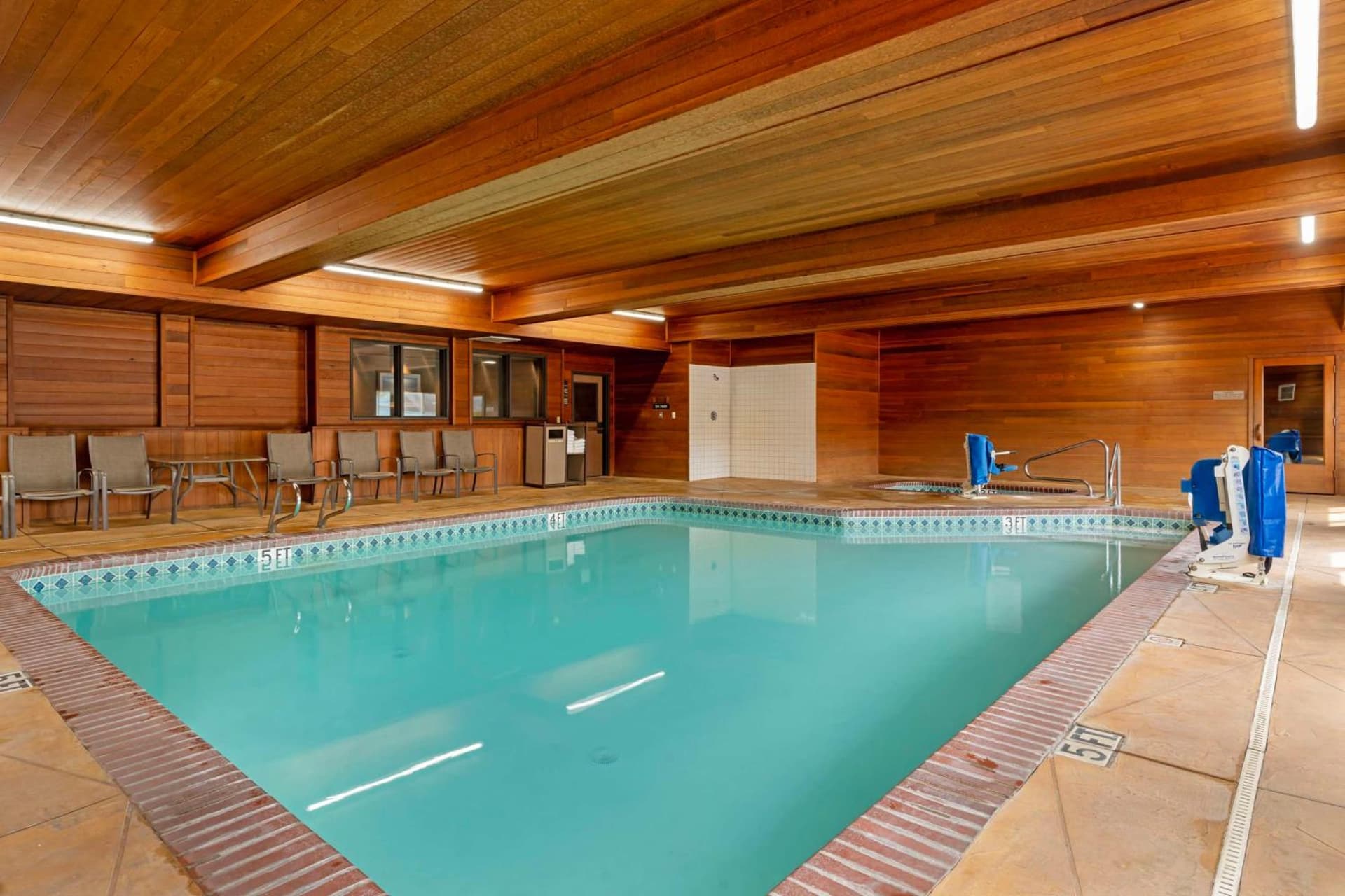 Best Western Cascade Inn & Suites gallery photo in Troutdale, OR — image 42